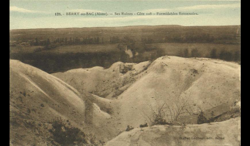 Carte postale des entonnoirs de la Côte 108 à Berry-au-Bac, résulat de la guerre des mines.