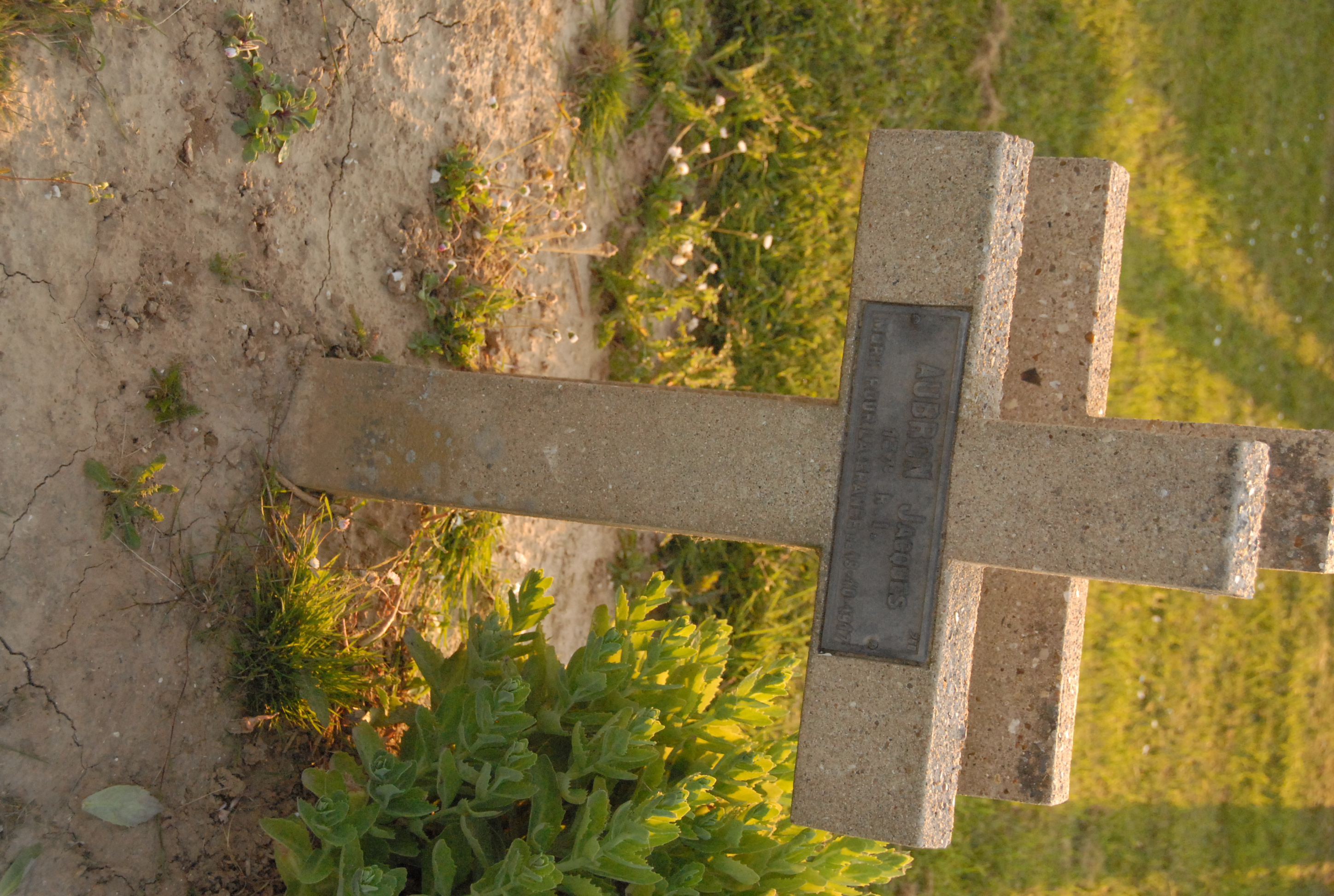 Sépulture soldat AUBRON Jacques Louis Marie