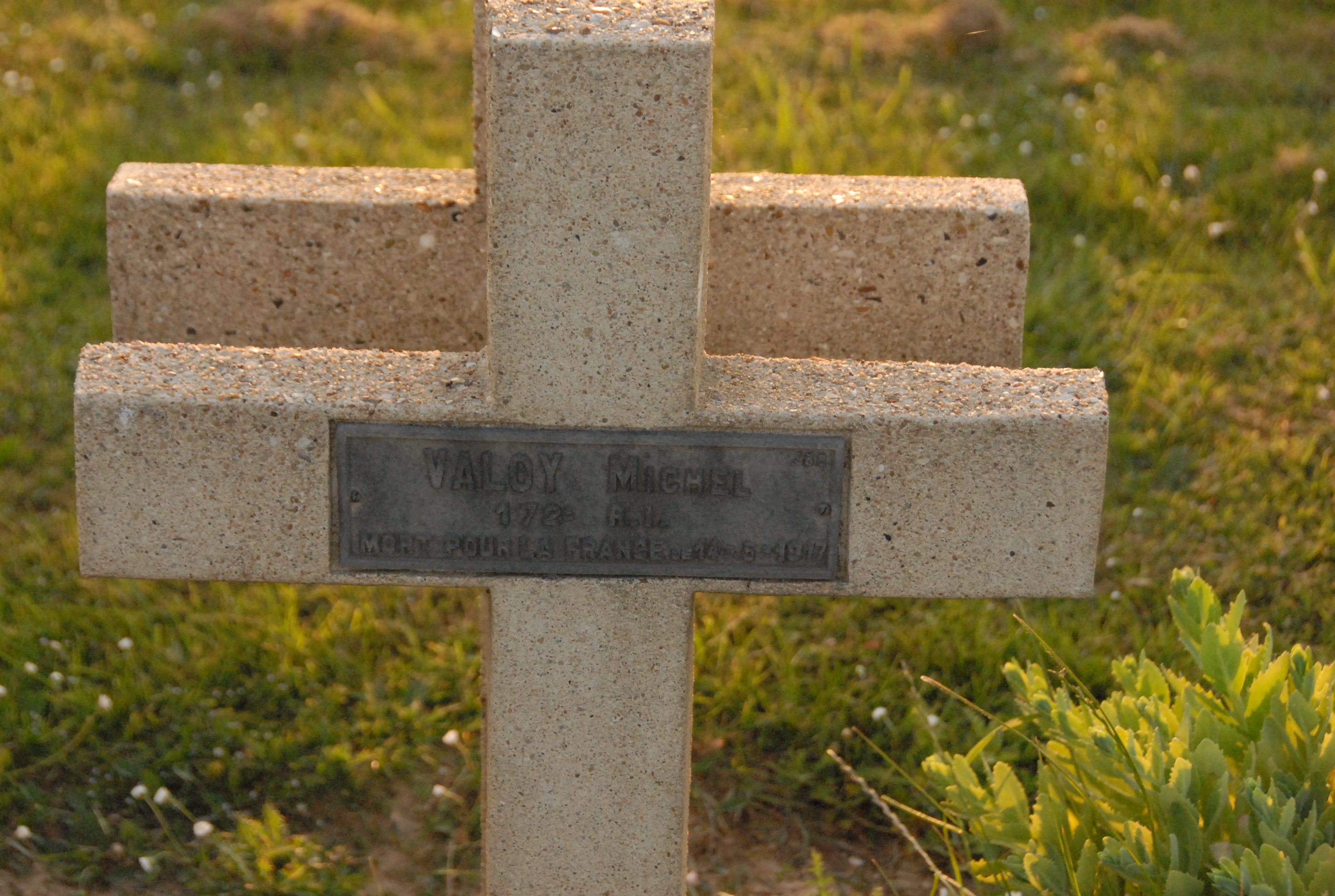 Sépulture soldat VALOY Michel