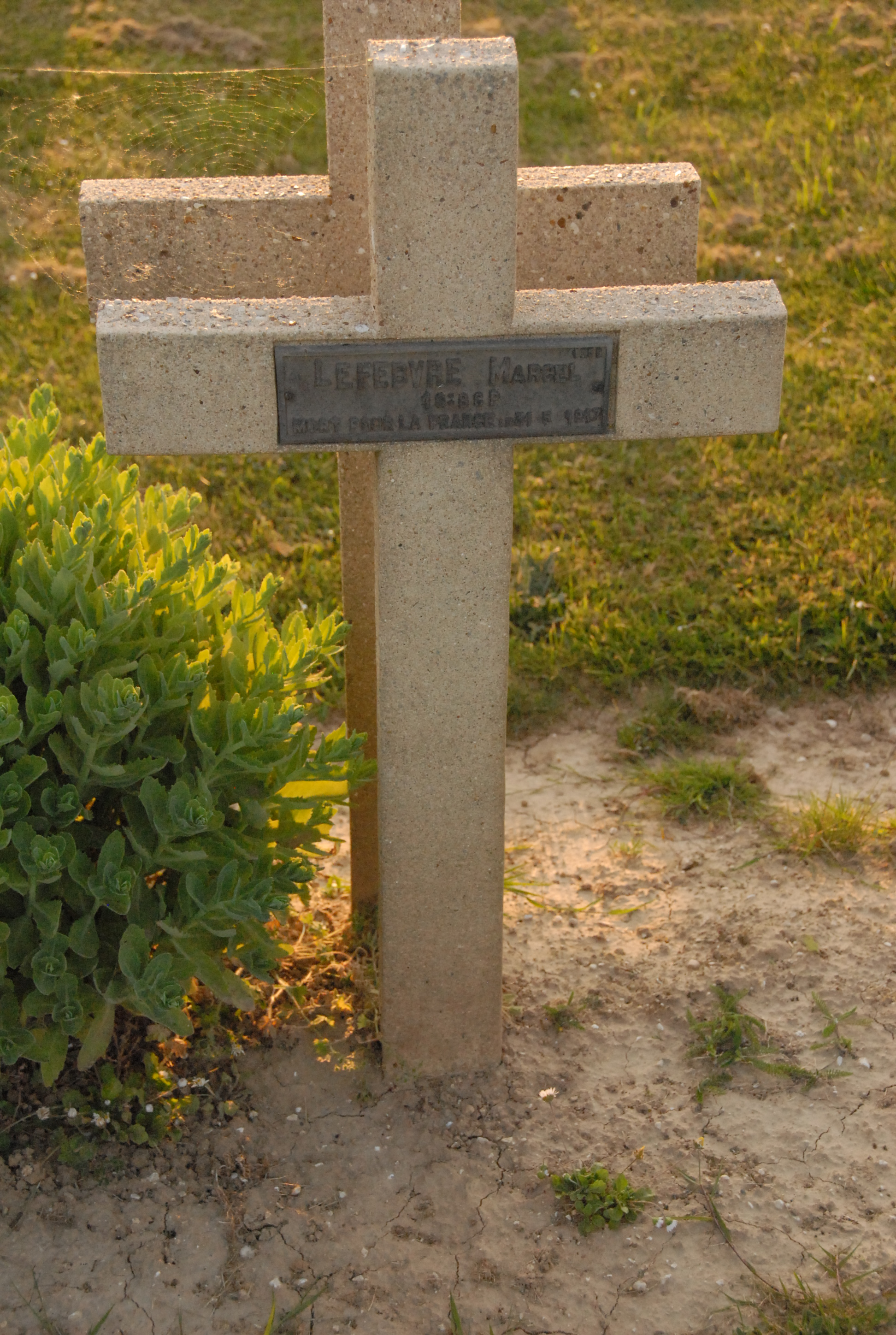 Sépulture  soldat LEFEBVRE Marcel