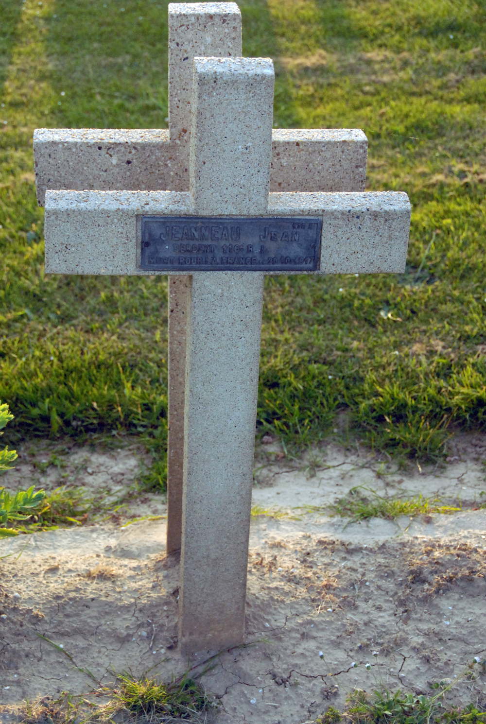 Sépulture sergent JEANNEAU Jean Marie Olivier