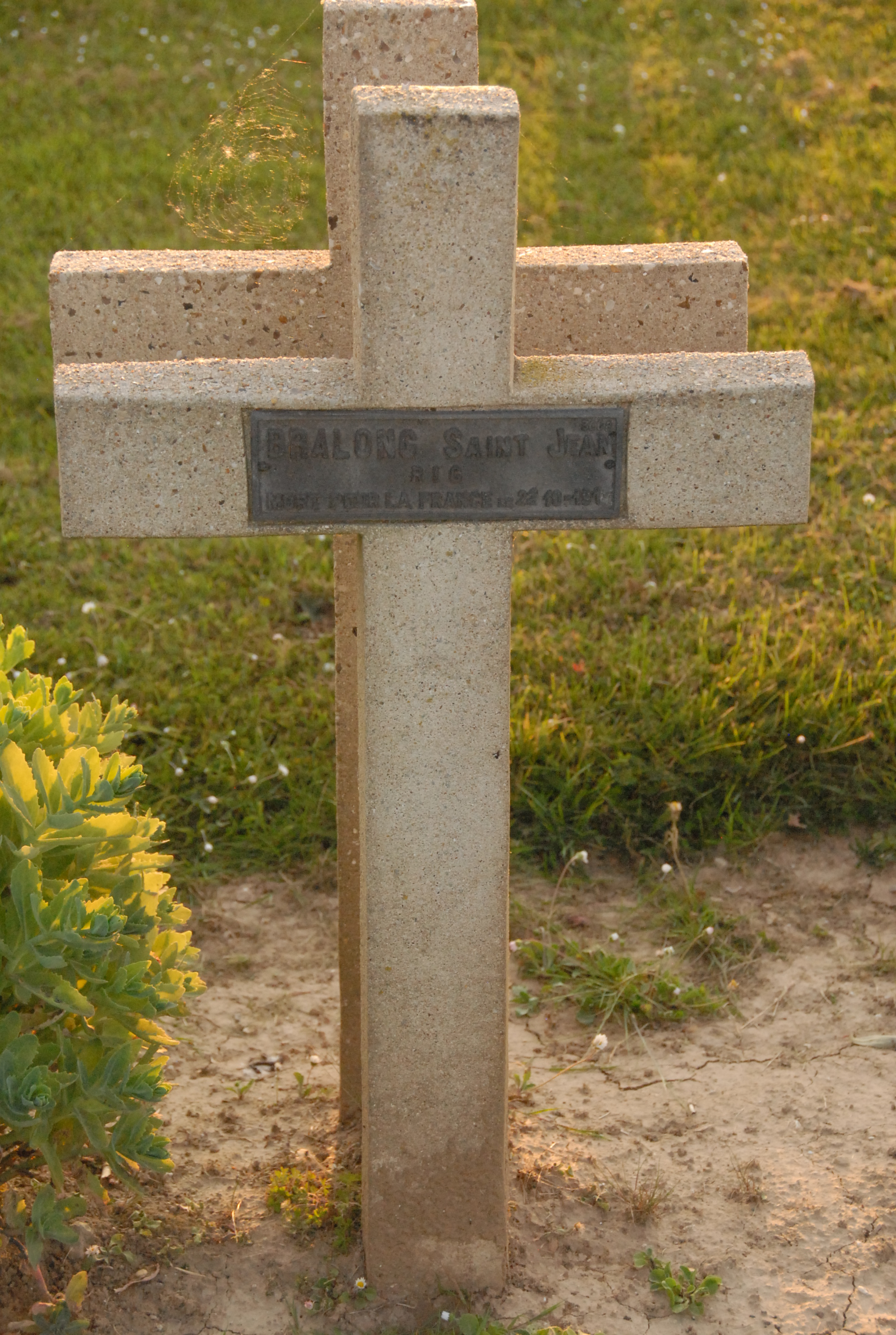 Sépulture soldat BRALONG Saint Jean Baptiste