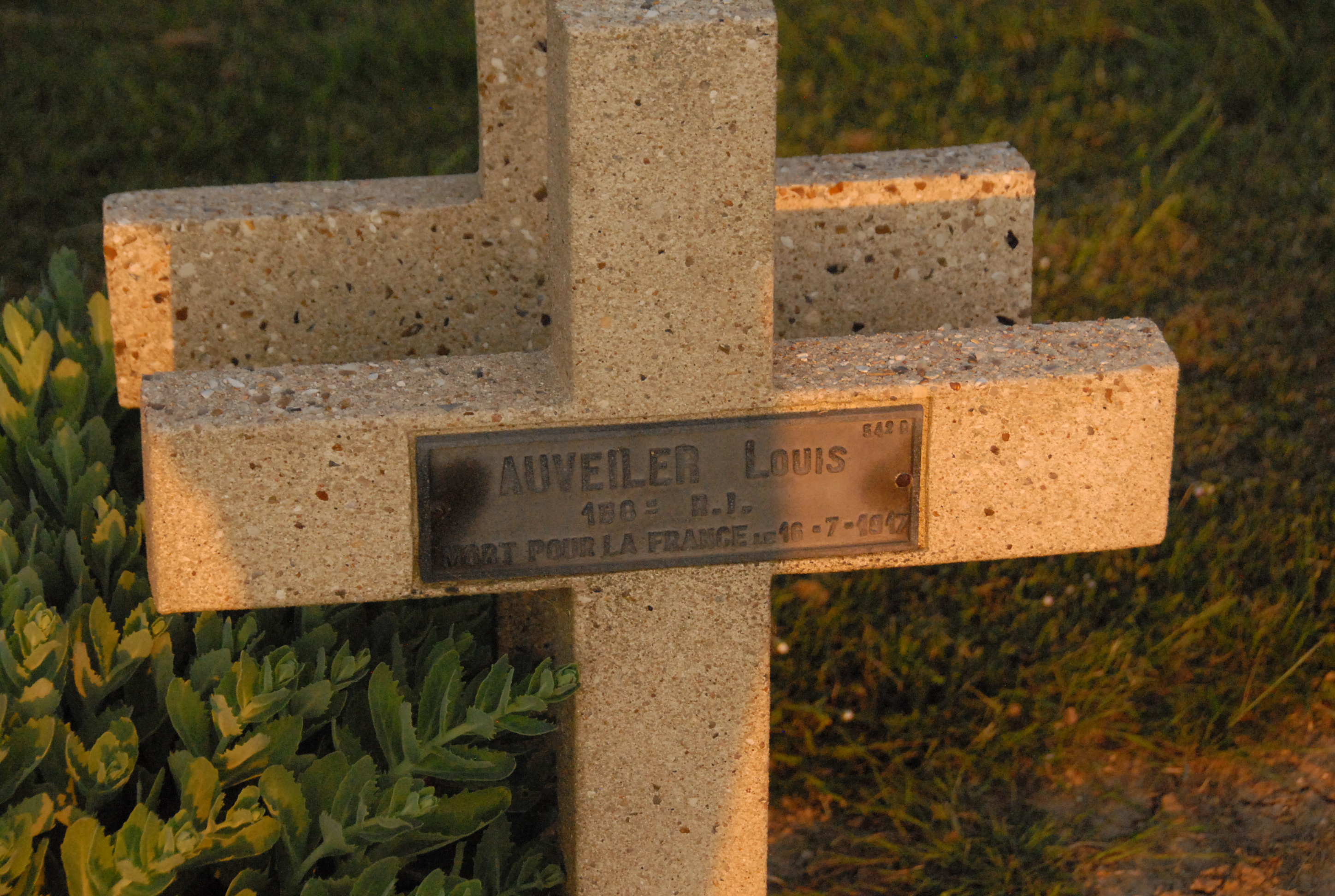 sépulture soldat AUVEILER Louis