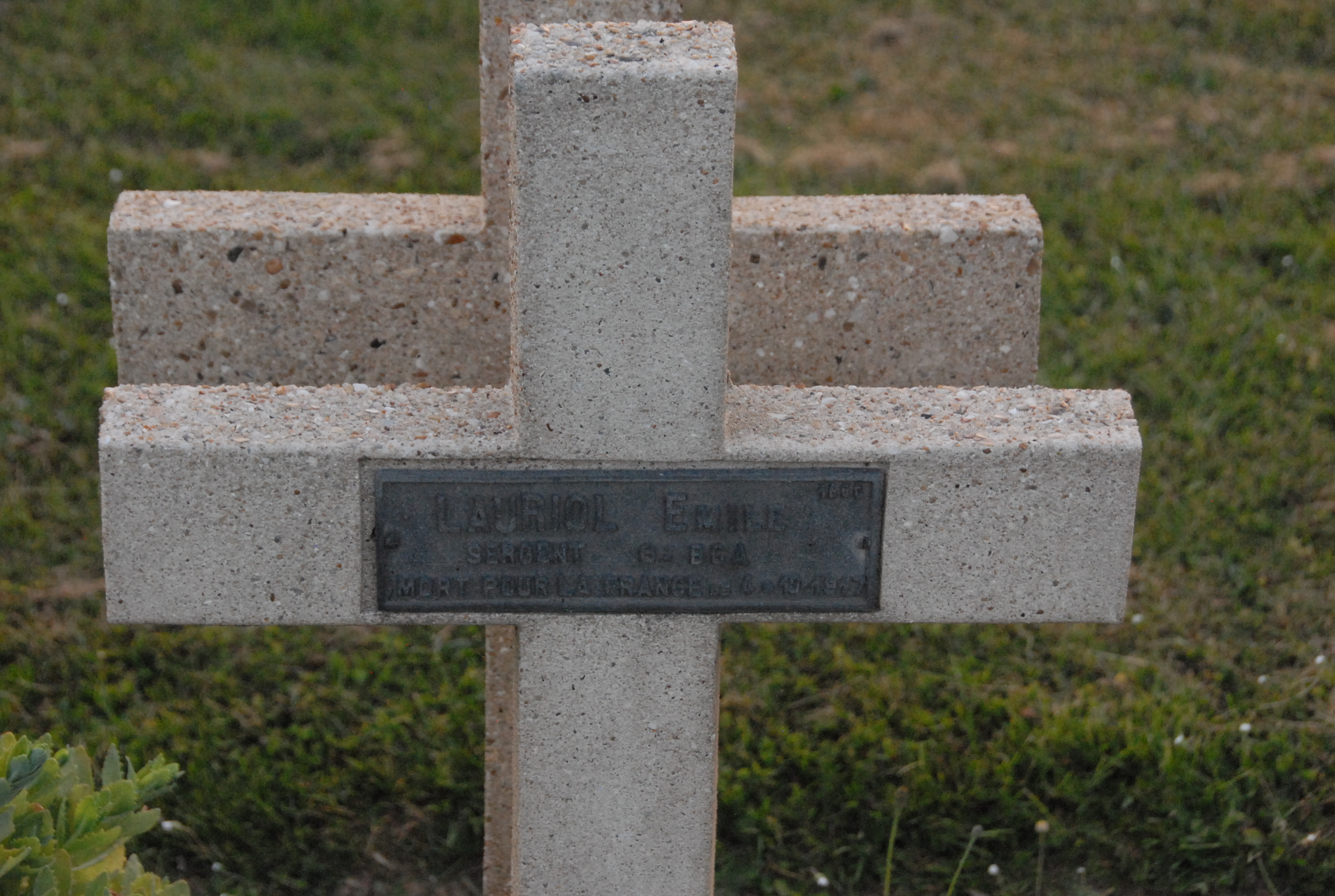 Sépulture LAURIOL Emile Louis
