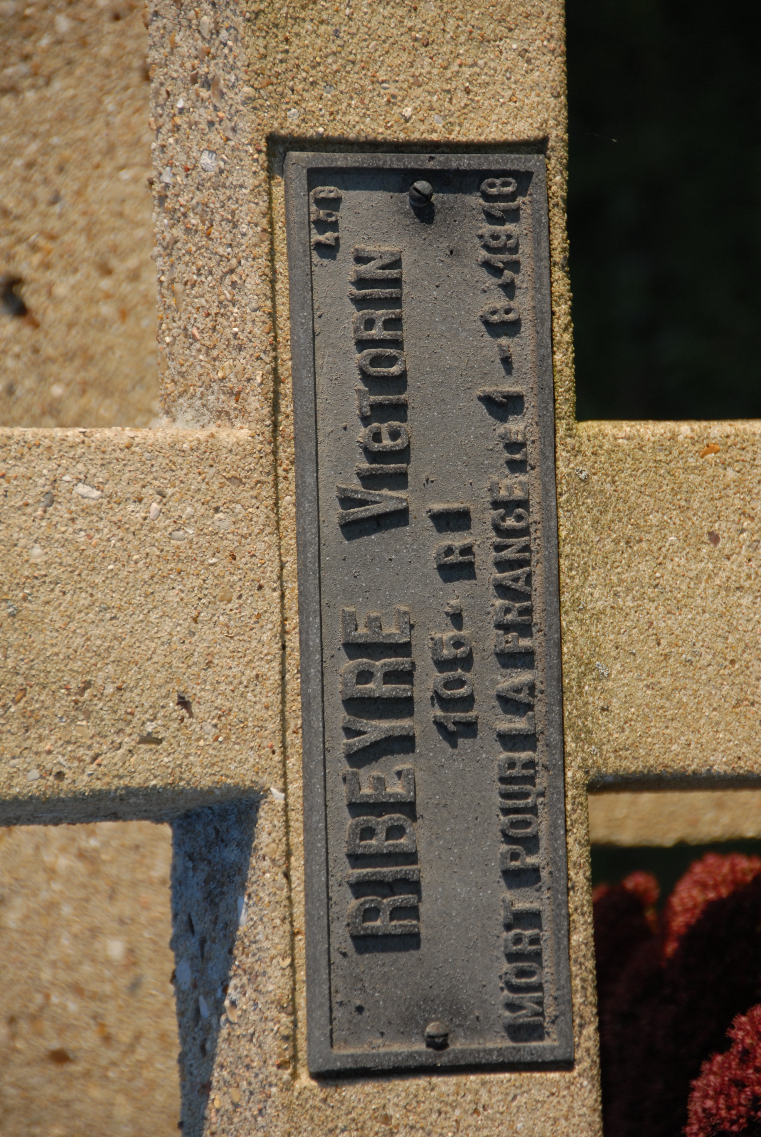 Sépulture RIBEYRE Victorin Louis