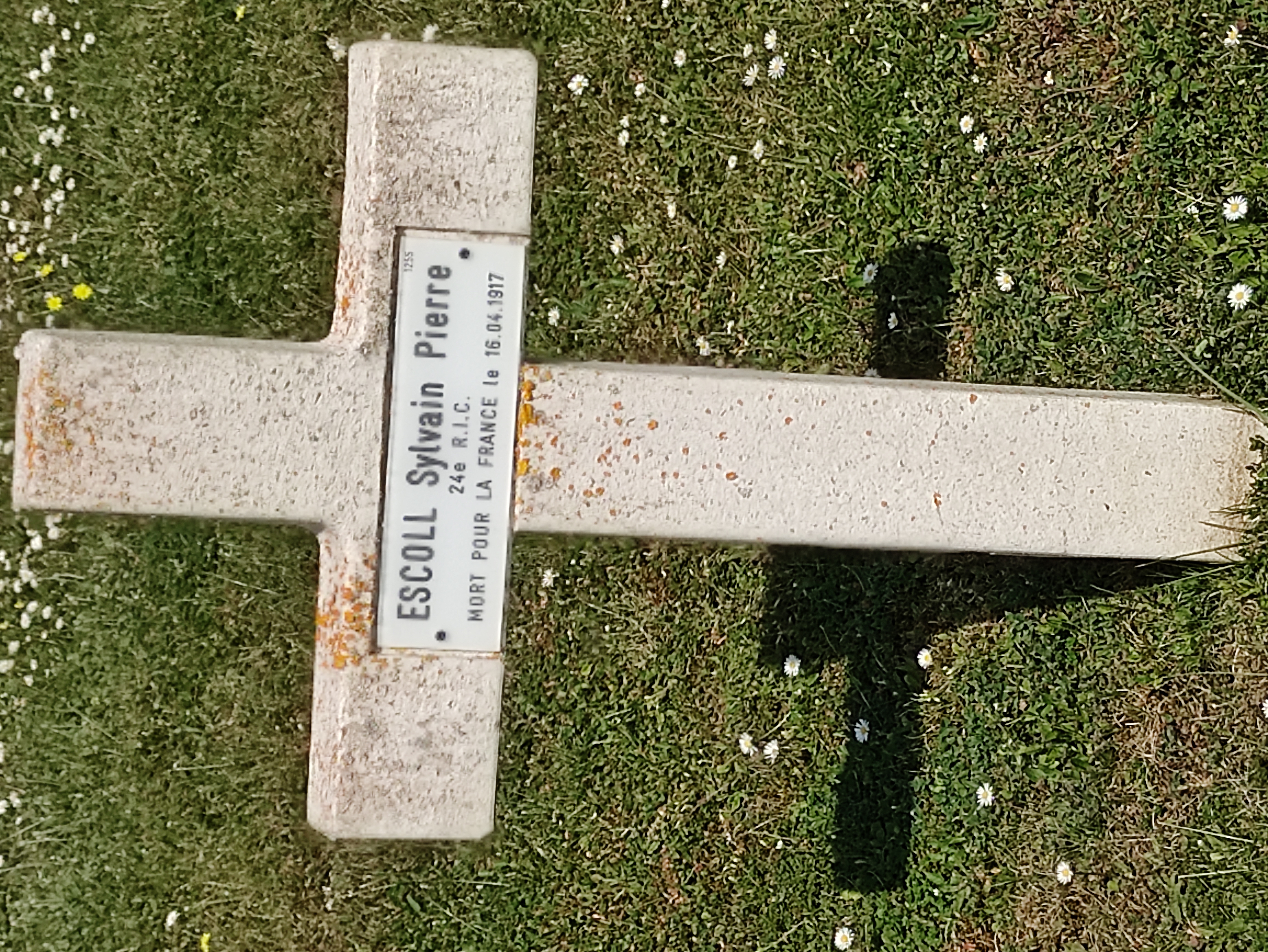 Sépulture soldat ESCOLL Paul Pierre Sylvain