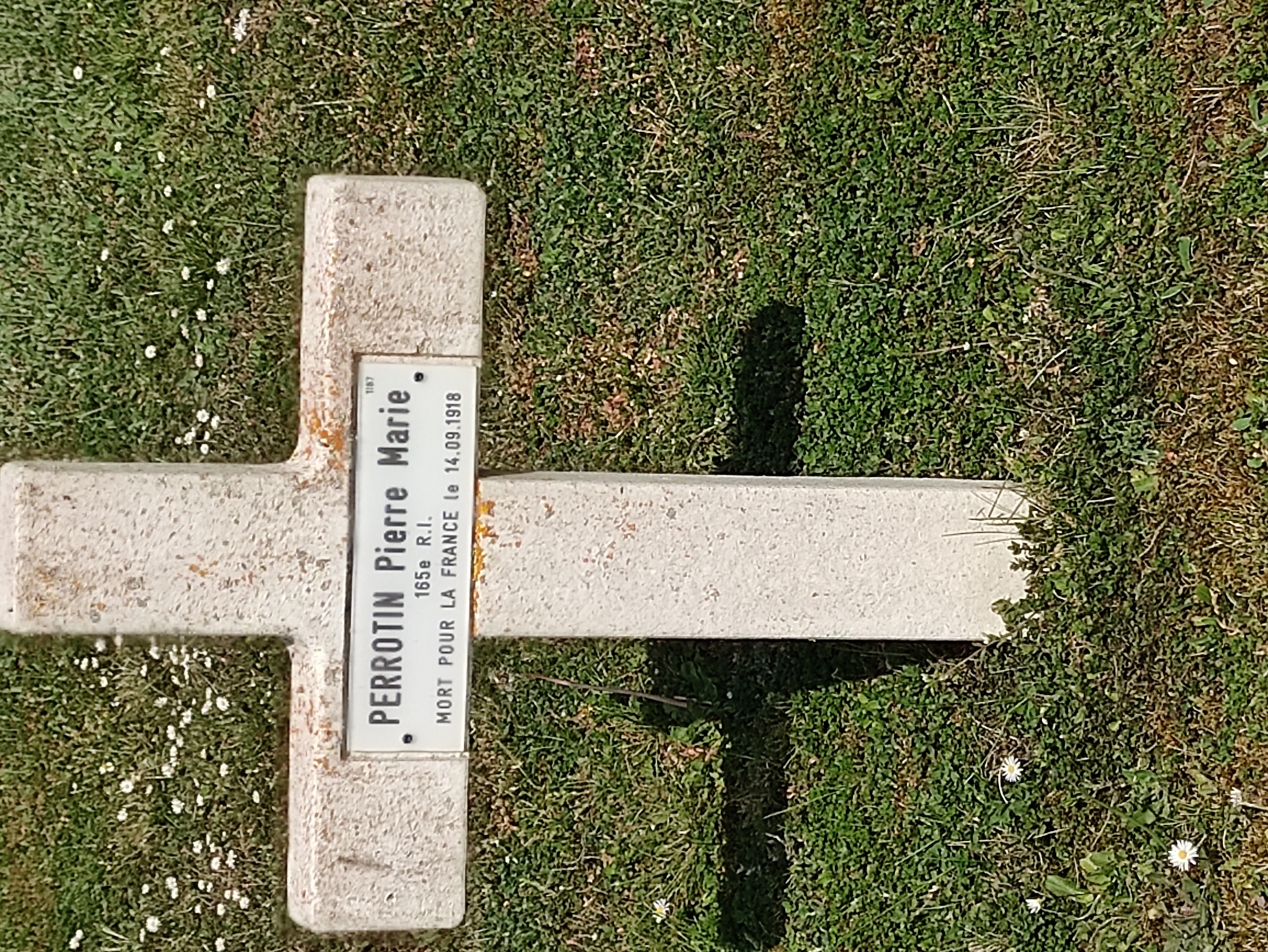 Sépulture soldat PERROTIN Pierre Marie