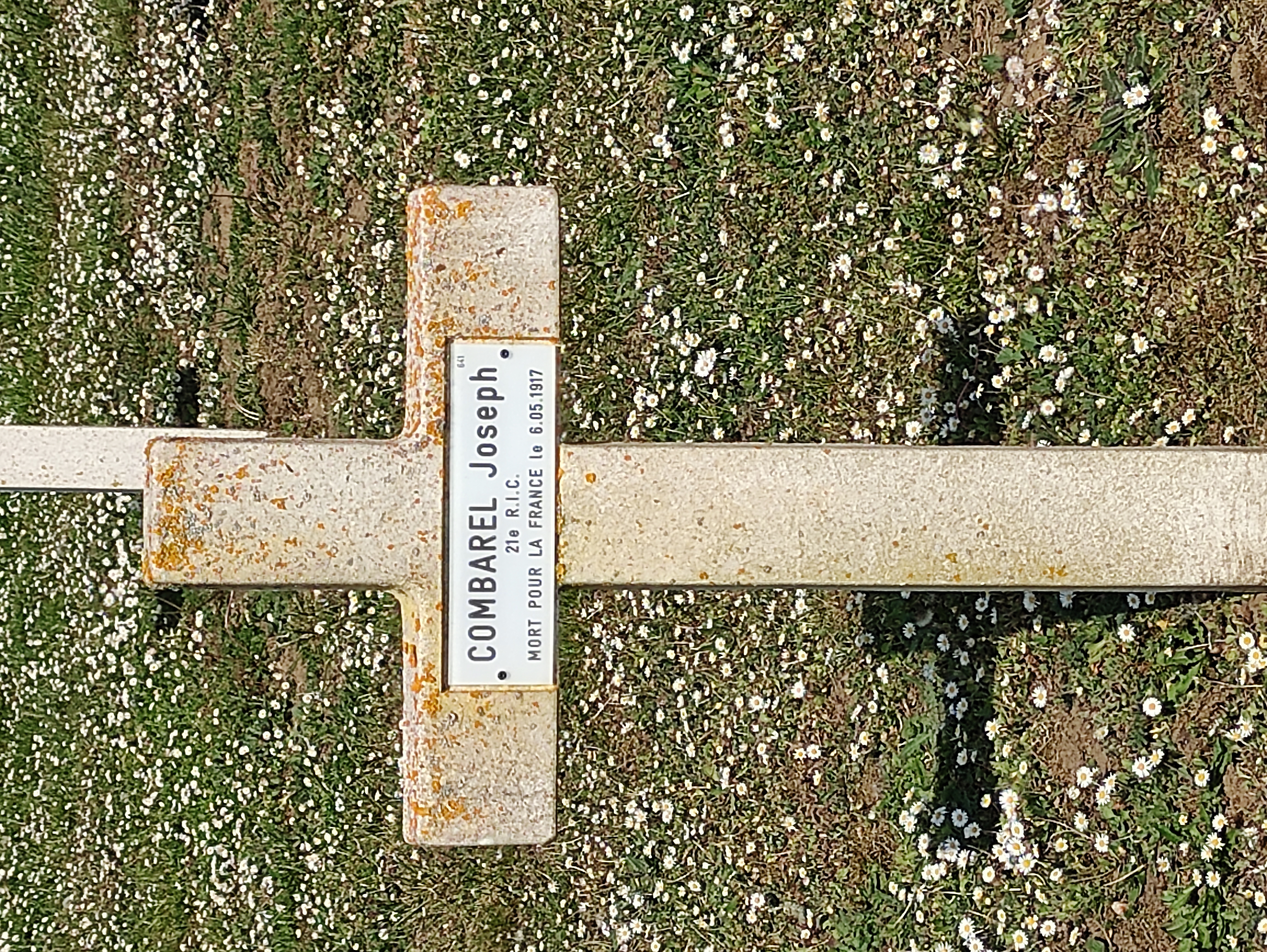 Sépulture COMBAREL Joseph