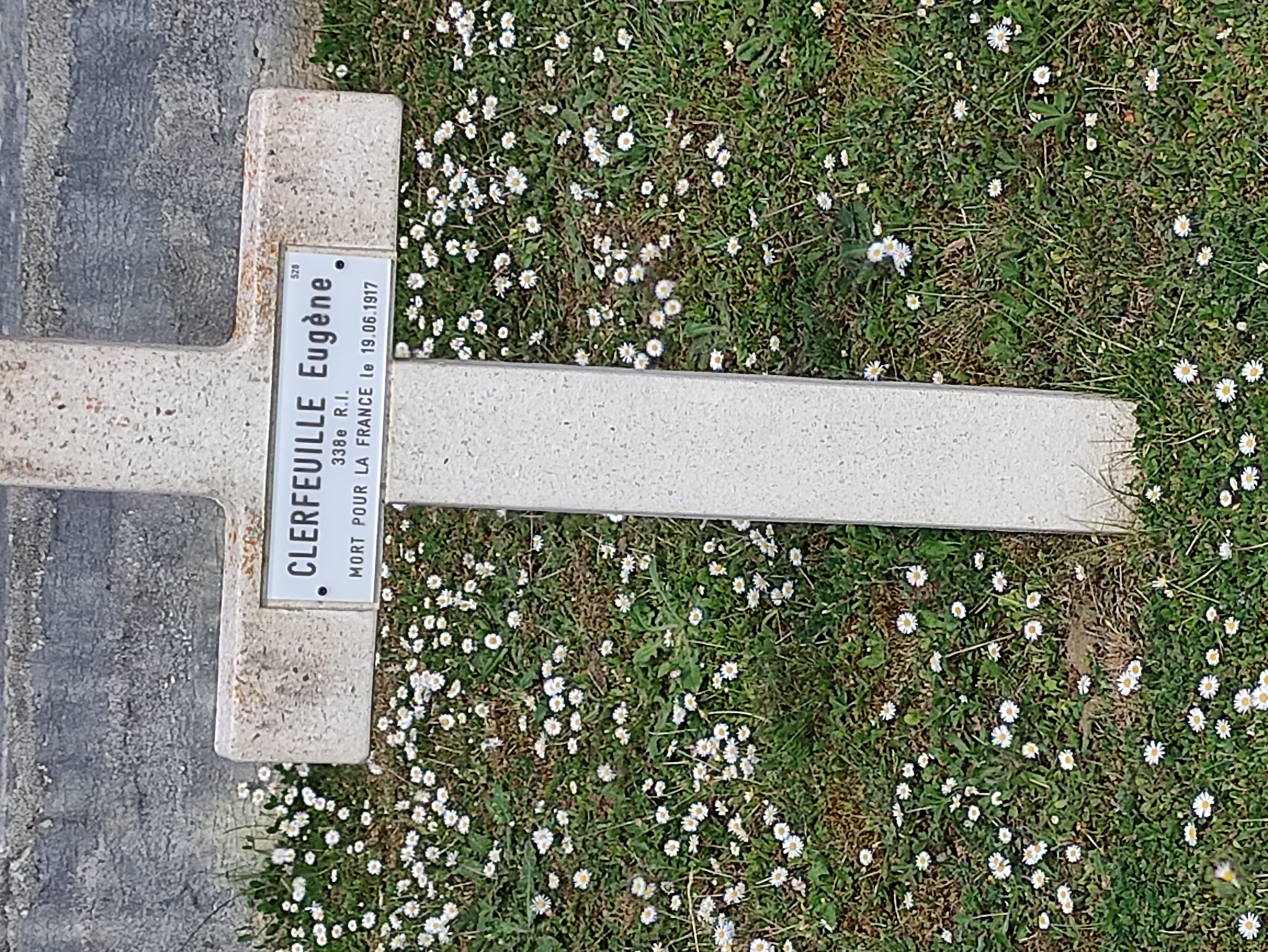 Sépulture CLERFEUILLE Eugène