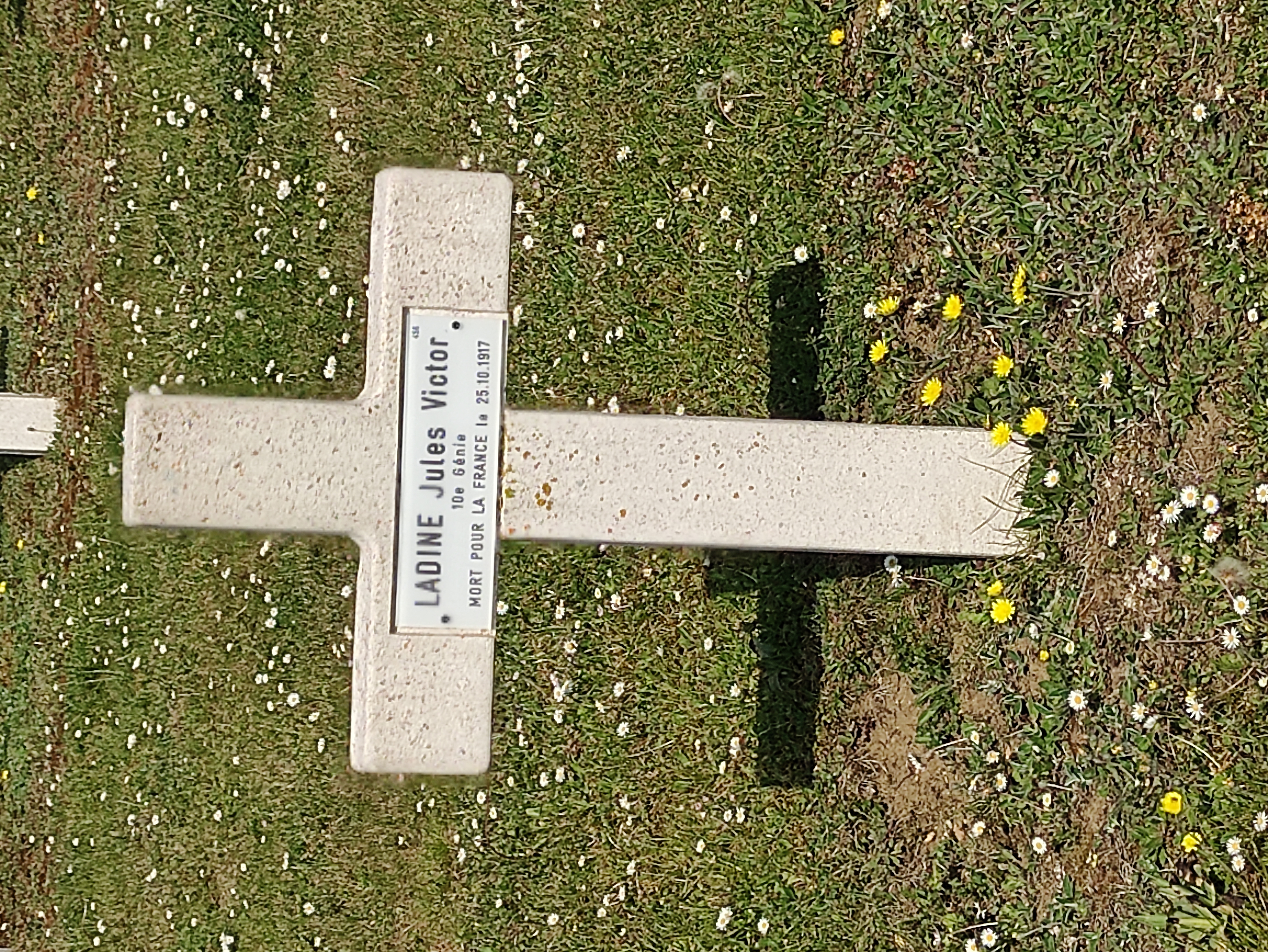 Sépulture LADINE Jules Victor