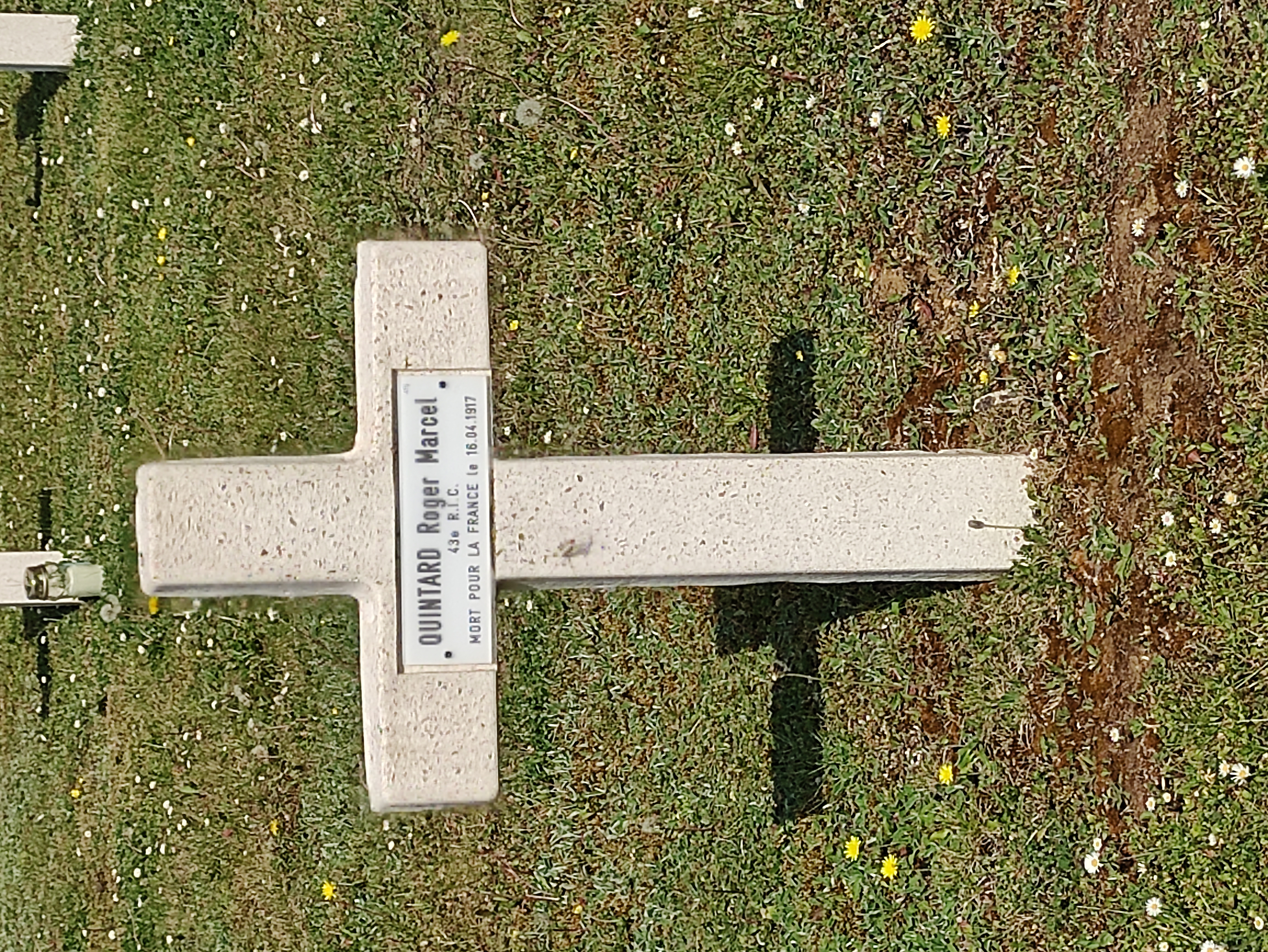 Sépulture QUINTARD Roger Marcel