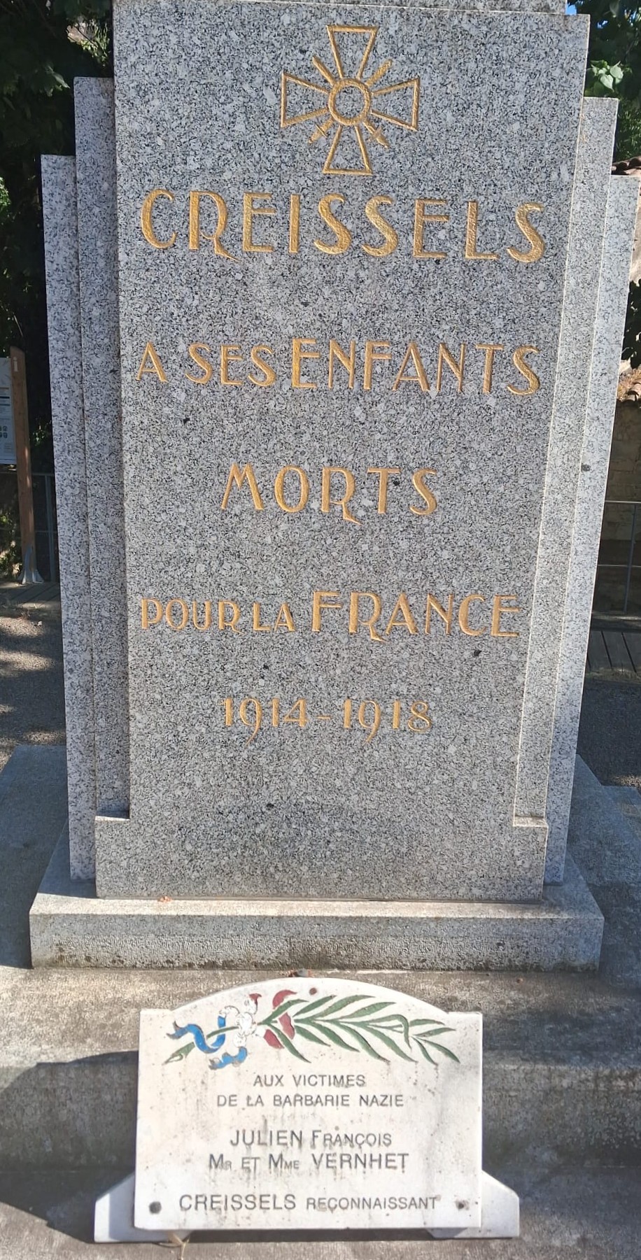 Monument aux Morts Creissels (Aveyron)