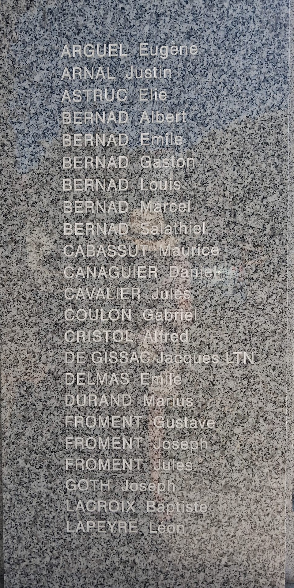 Monument aux Morts Creissels (Aveyron)