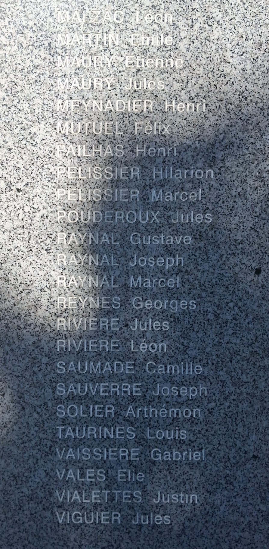 Monument aux Morts Creissels (Aveyron)