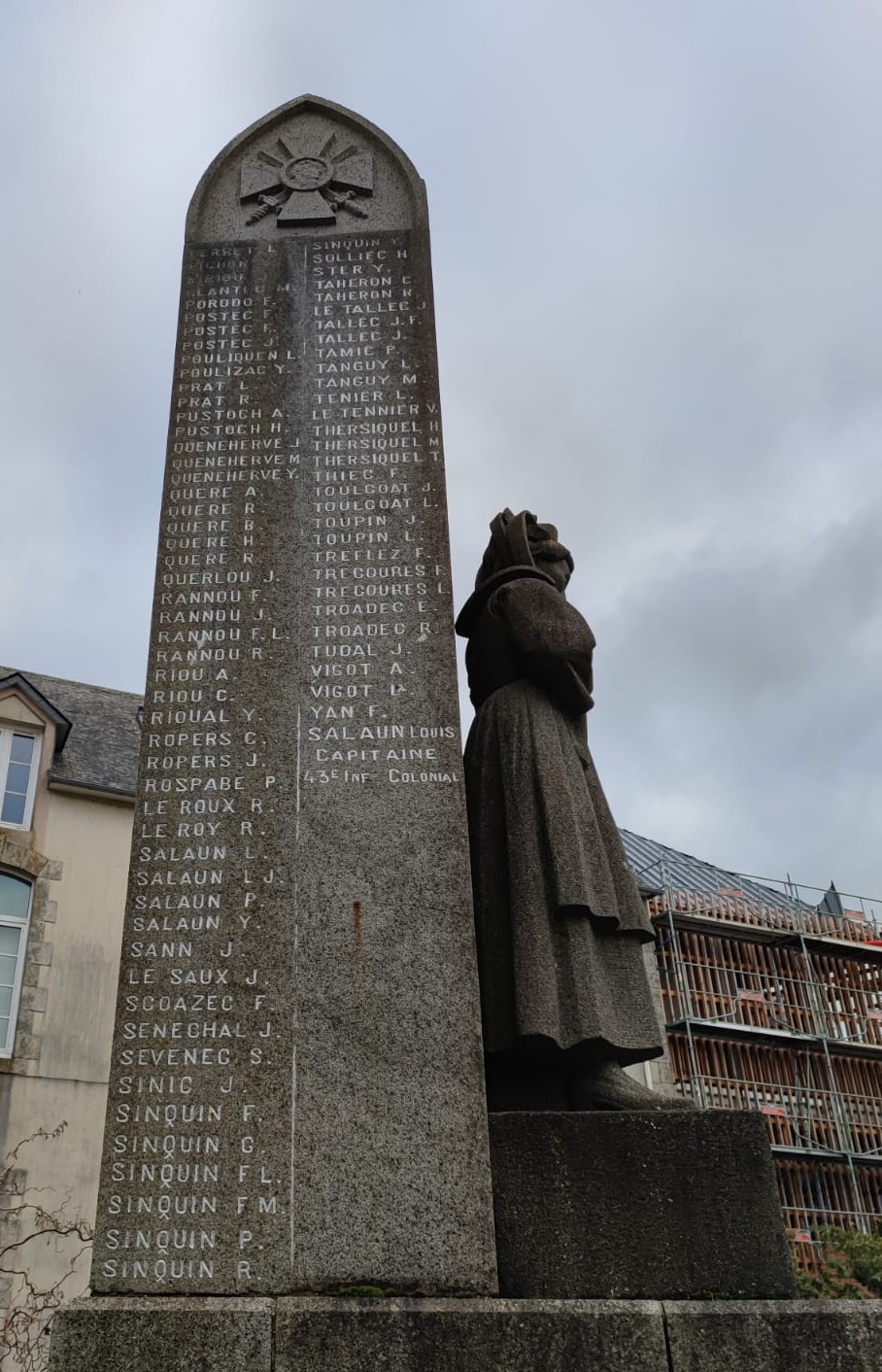 Monument aux morts Bannalec (Finistère)