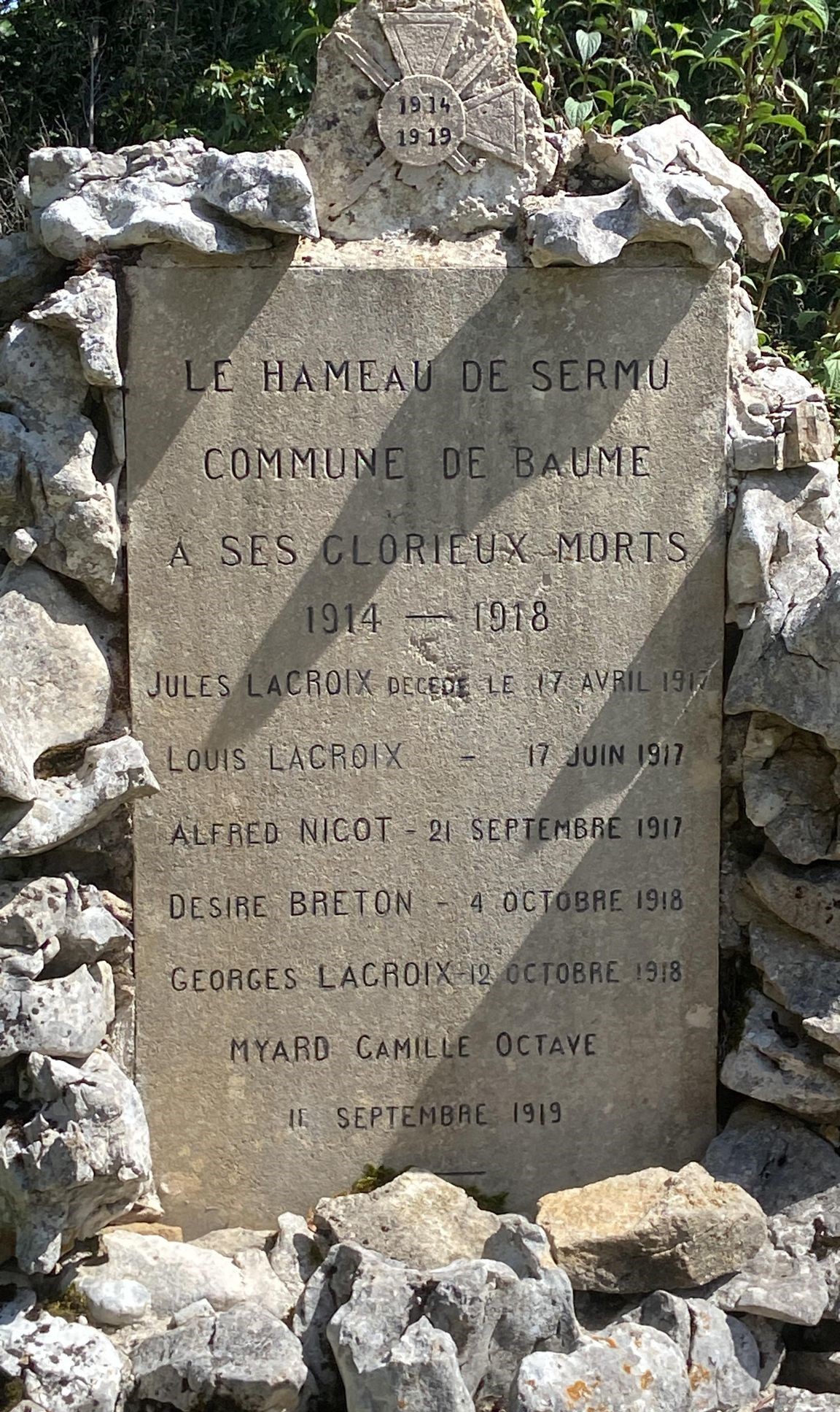 Monument aux Morts Baume les Messieurs hameau de Sermu (Jura)