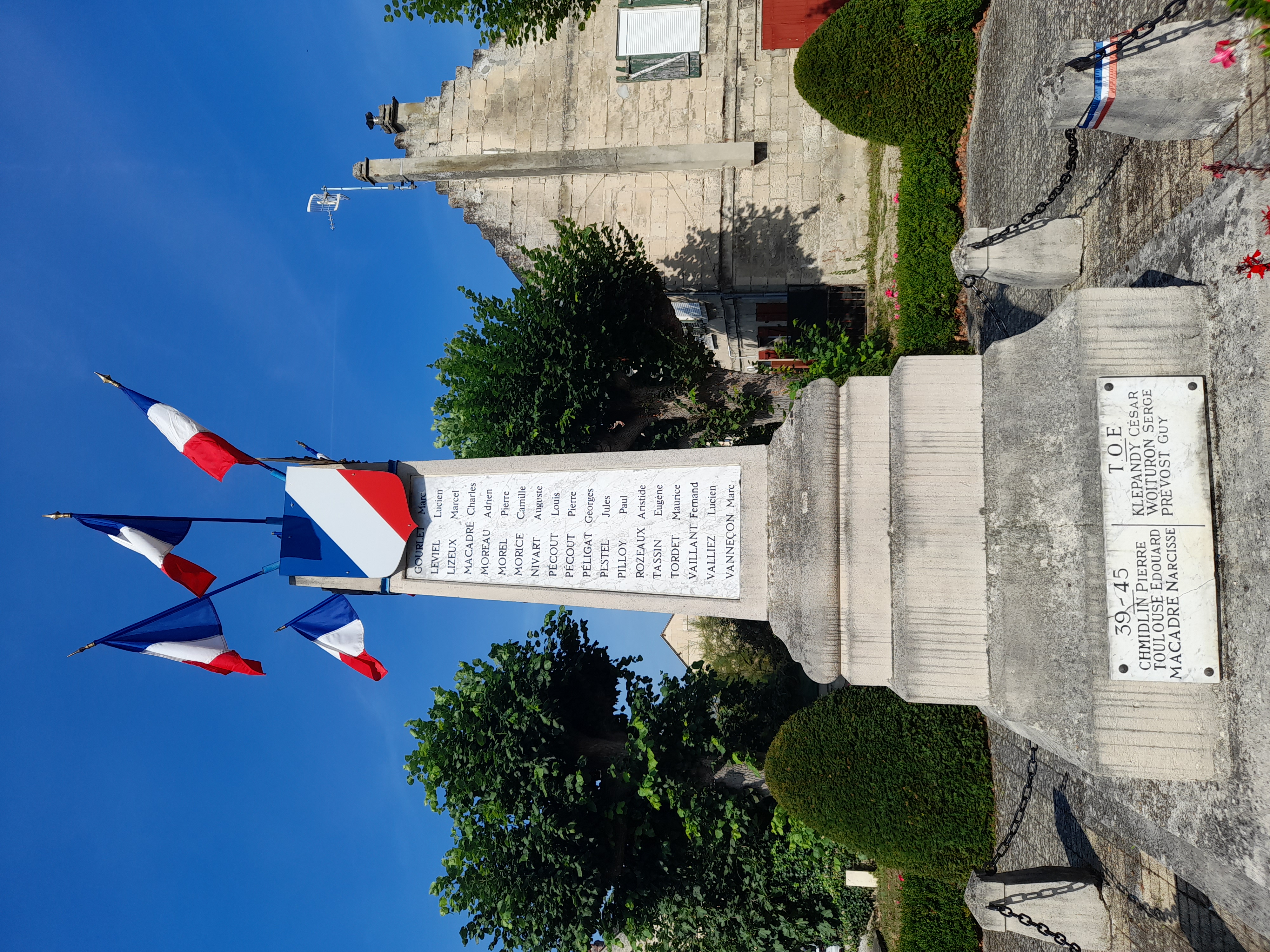 Monument aux Morts Bucy le Long (Aisne) Monument aux Morts Bucy le Long (Aisne)