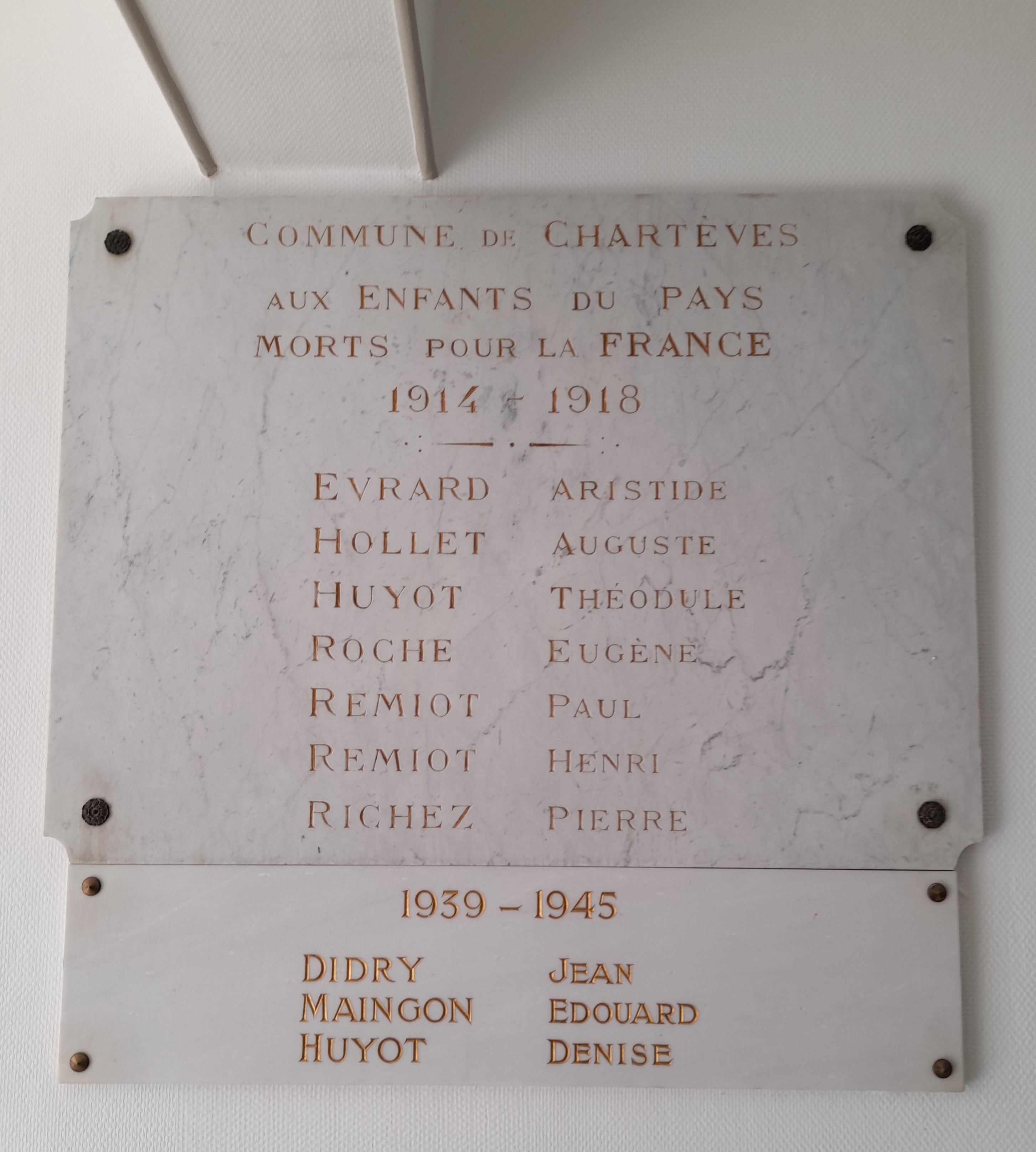 Monument Plaque Mairie de Chartèves (Aisne)