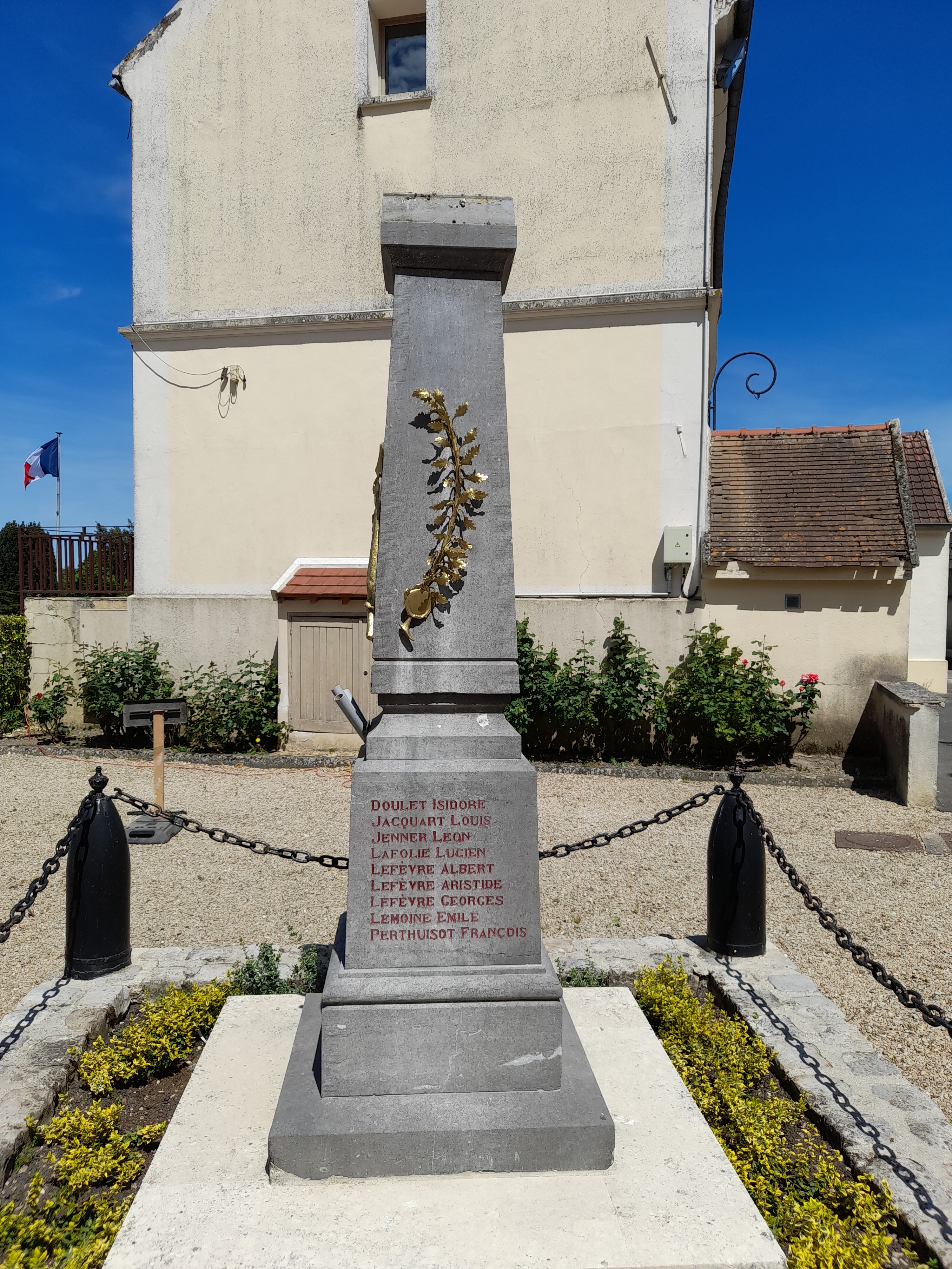 Monument aux Morts Coulombs-en-Valois (Seine-et-Marne)