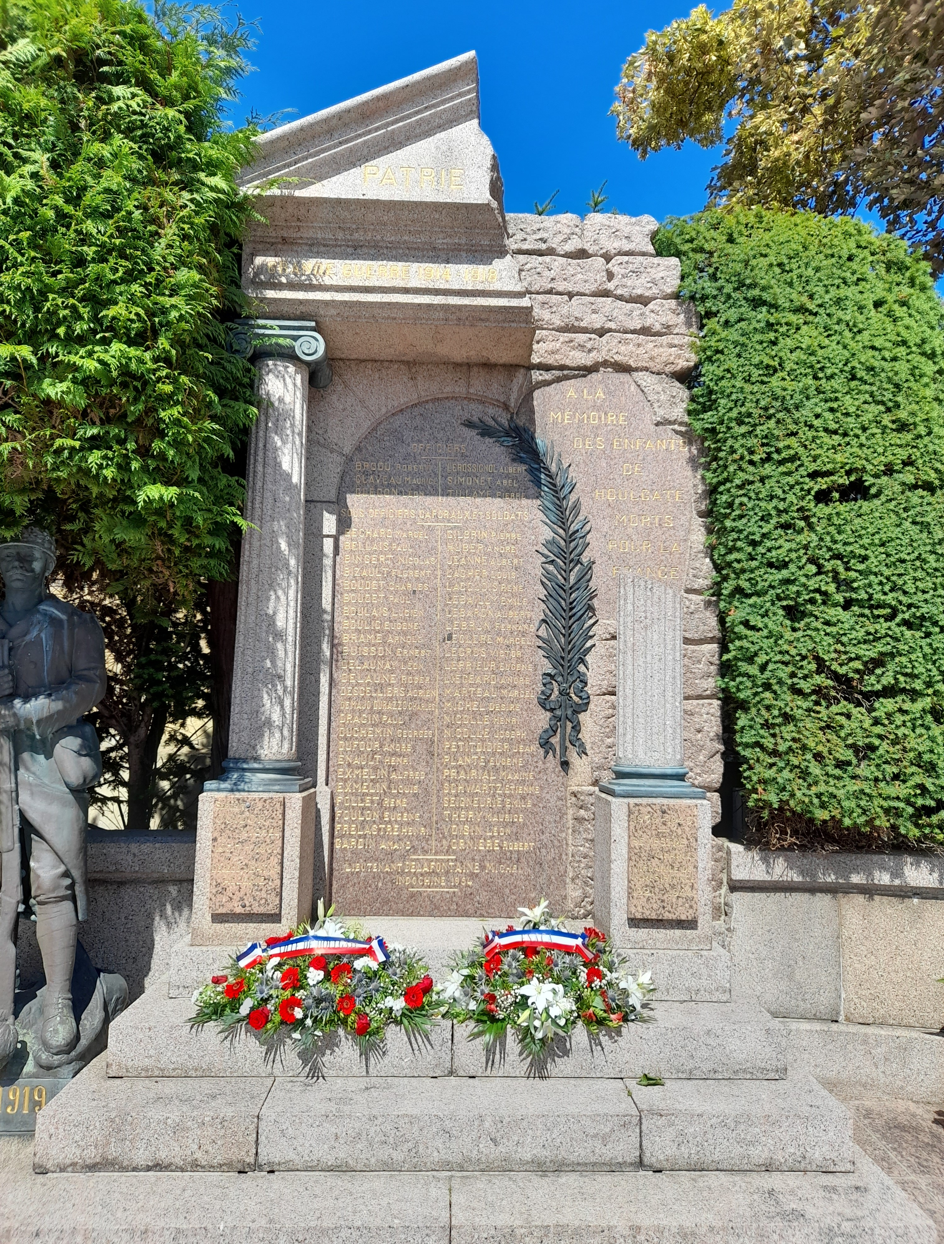 Monument aux Morts d'Houlgate (Calvados) 