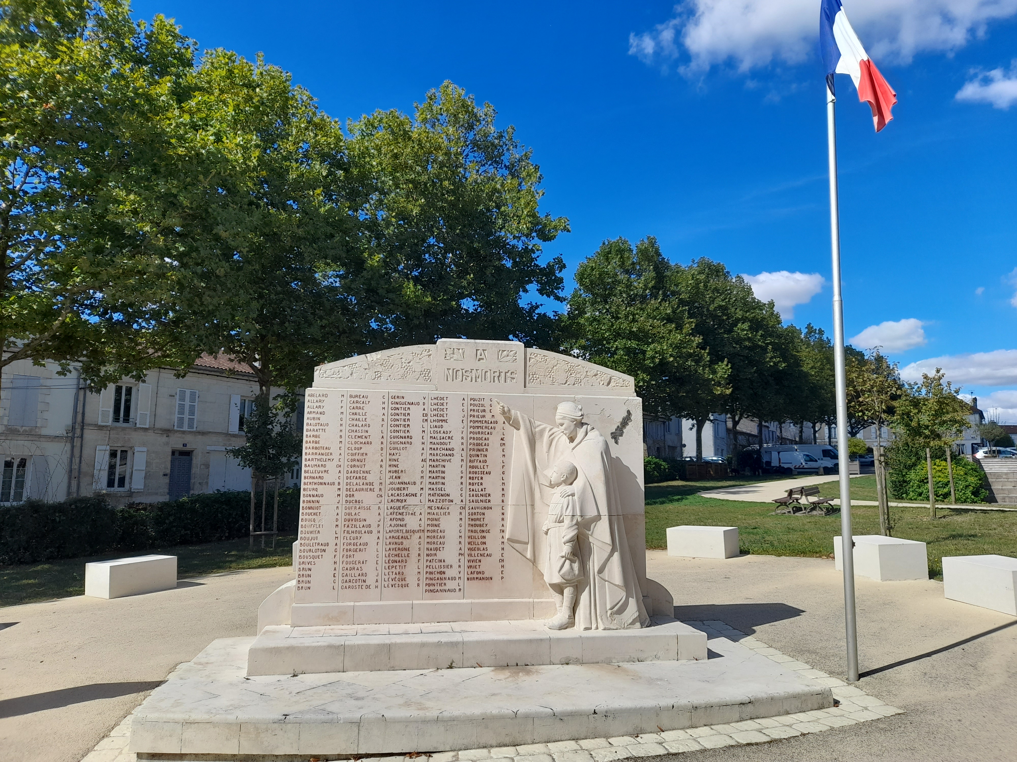 Monument aux Morts Jarnac (Charente)