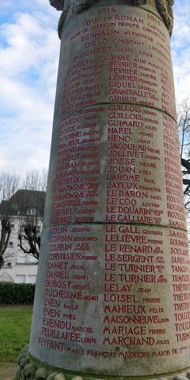 Monument aux Morts Josselin (Morbihan) Monument aux Morts Josselin (Morbihan)