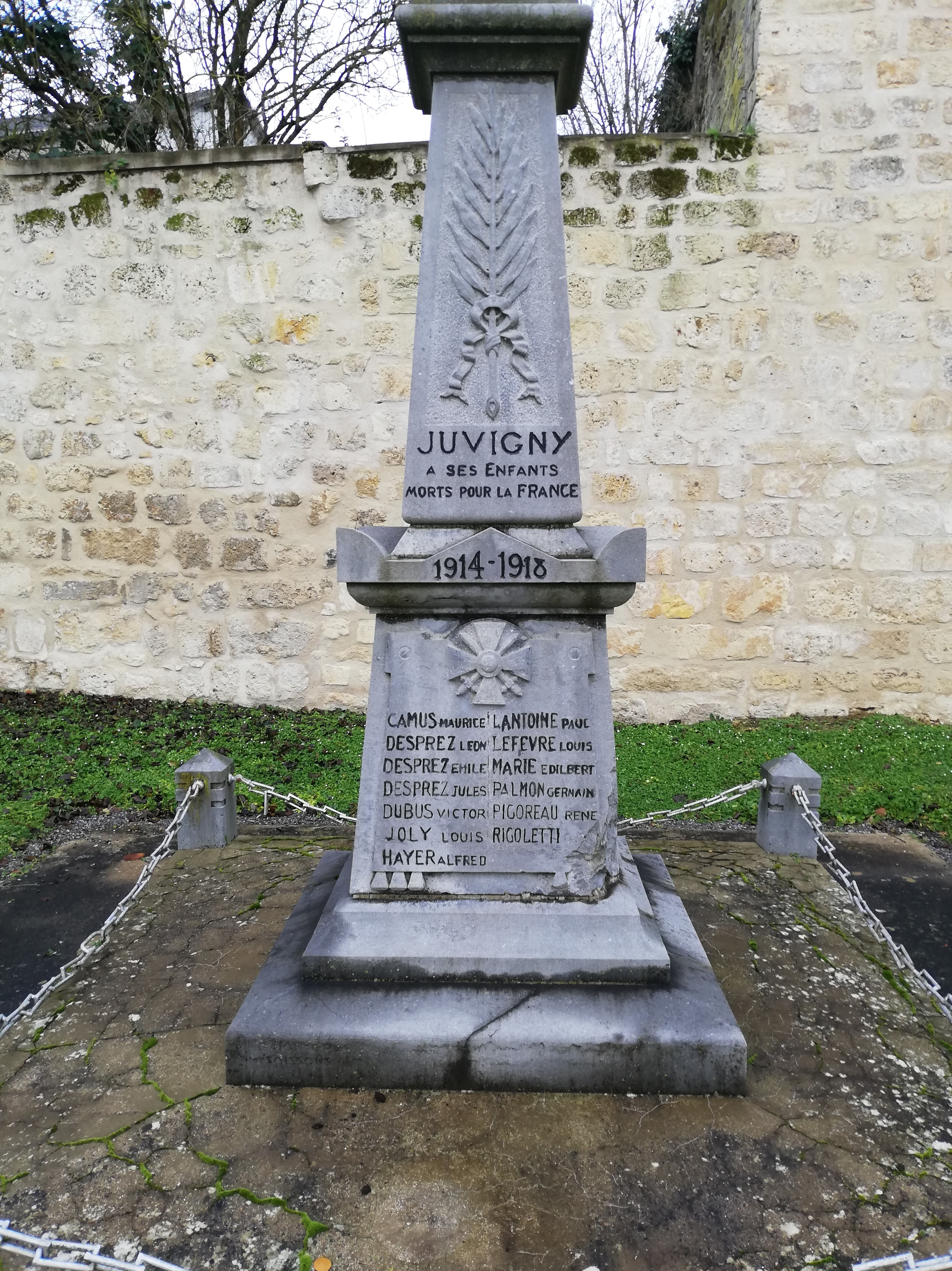Monument aux Morts Juvigny (Aisne) Monument aux Morts Juvigny (Aisne)