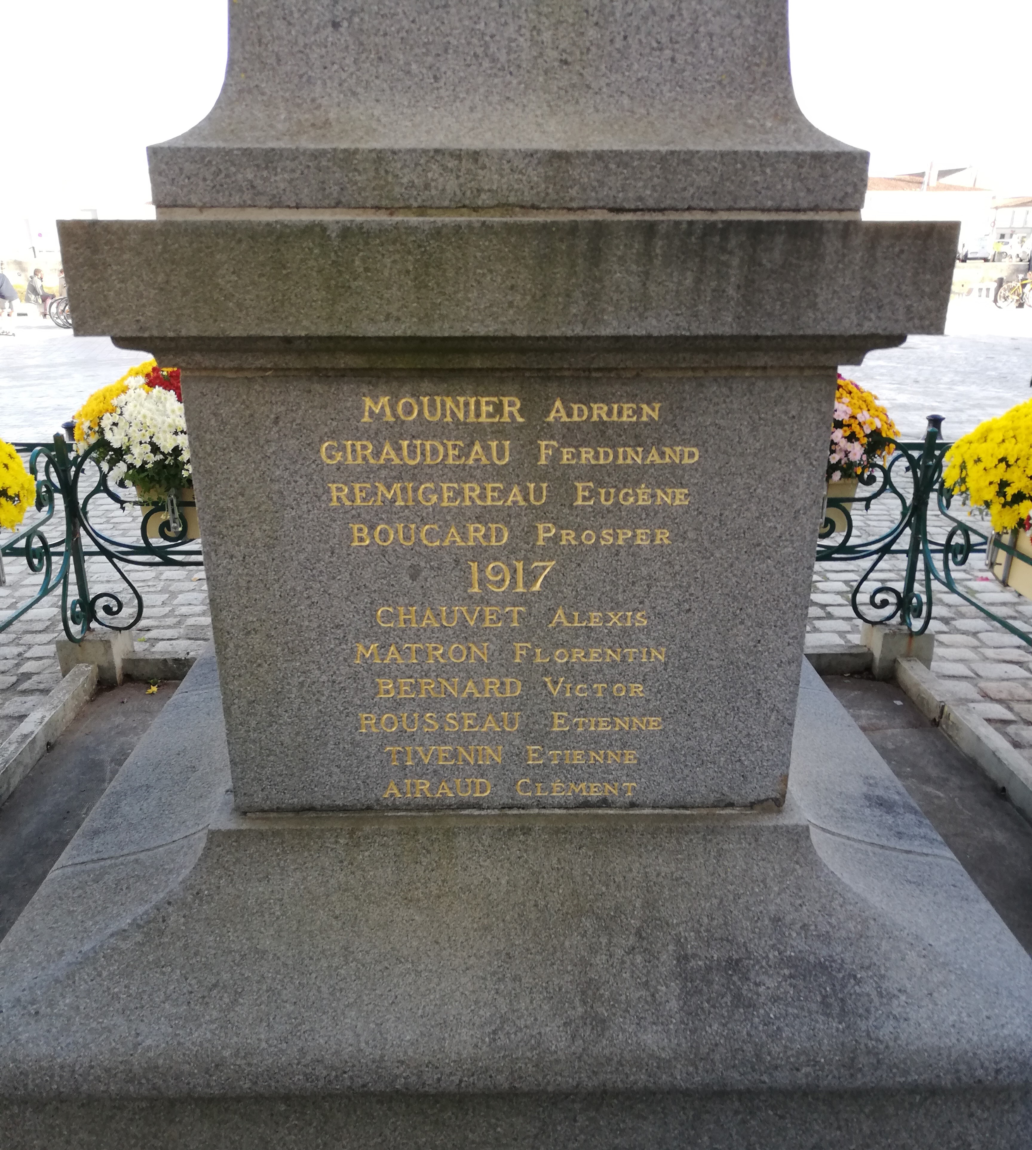 Monument aux morts La Flotte en Ré (Charente Inférieure)