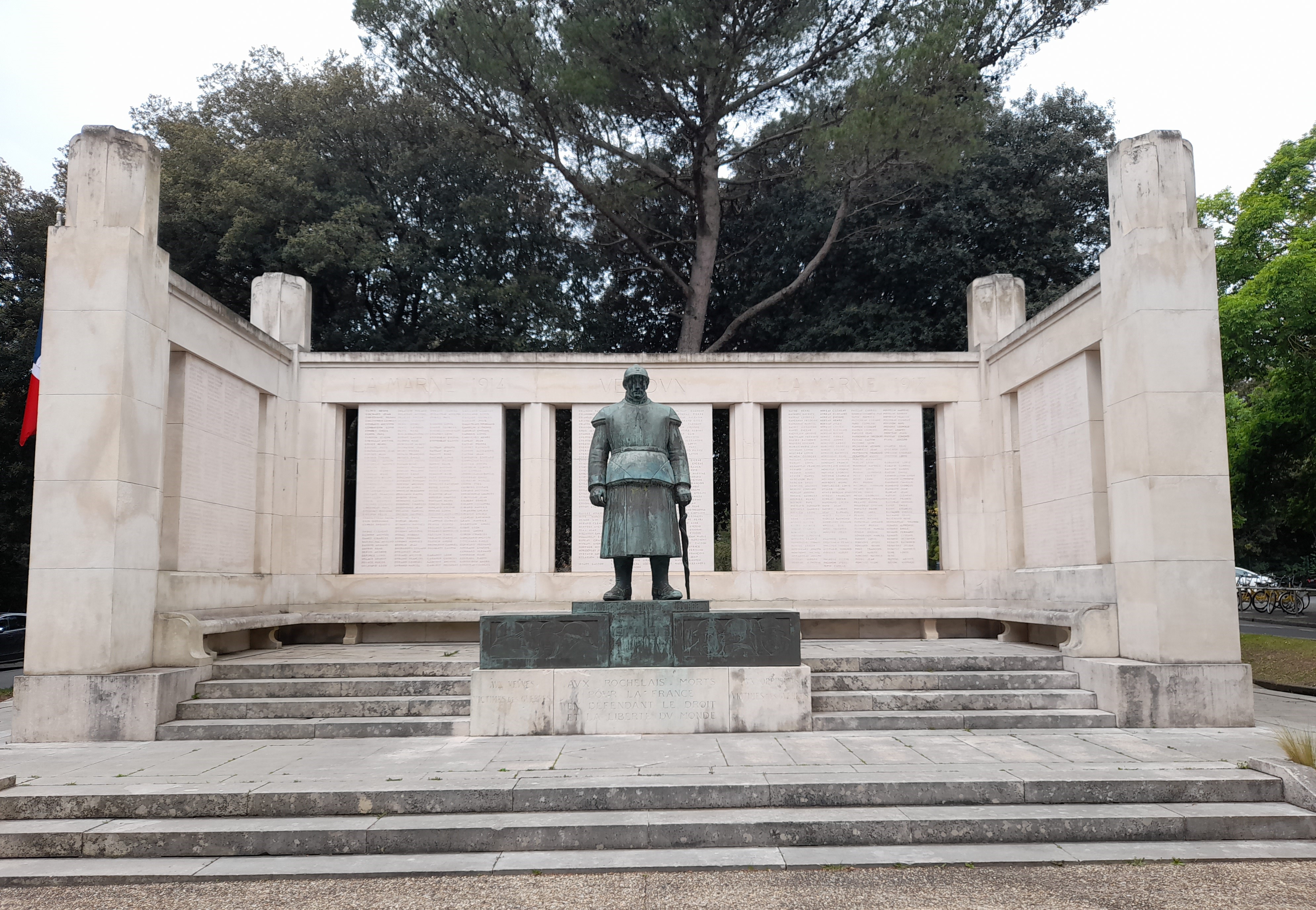 Monument aux morts La Rochelle Face (Charente-Maritime)