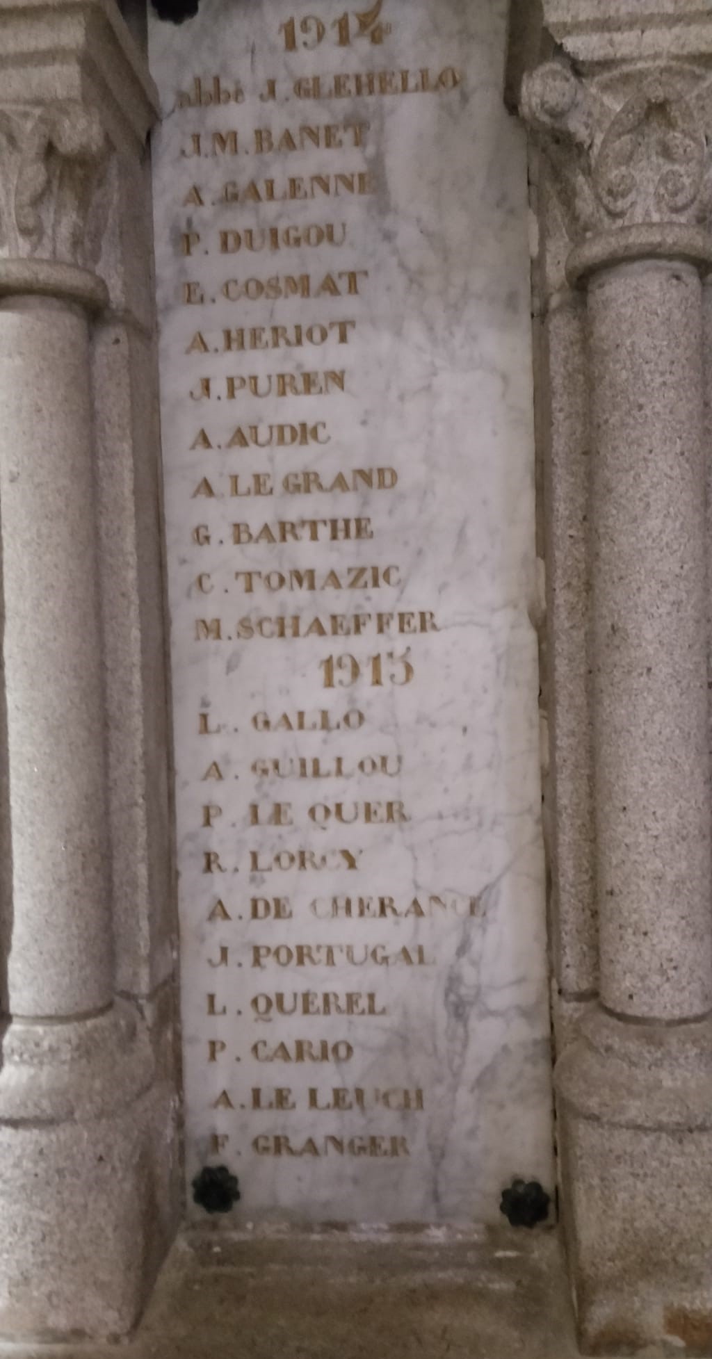 Monument aux morts Le Palais (Morbihan)