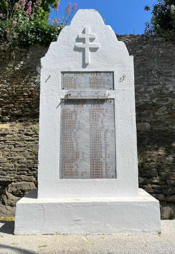 Monument aux Morts Locmaria (Morbihan) Monument aux Morts Locmaria (Morbihan)