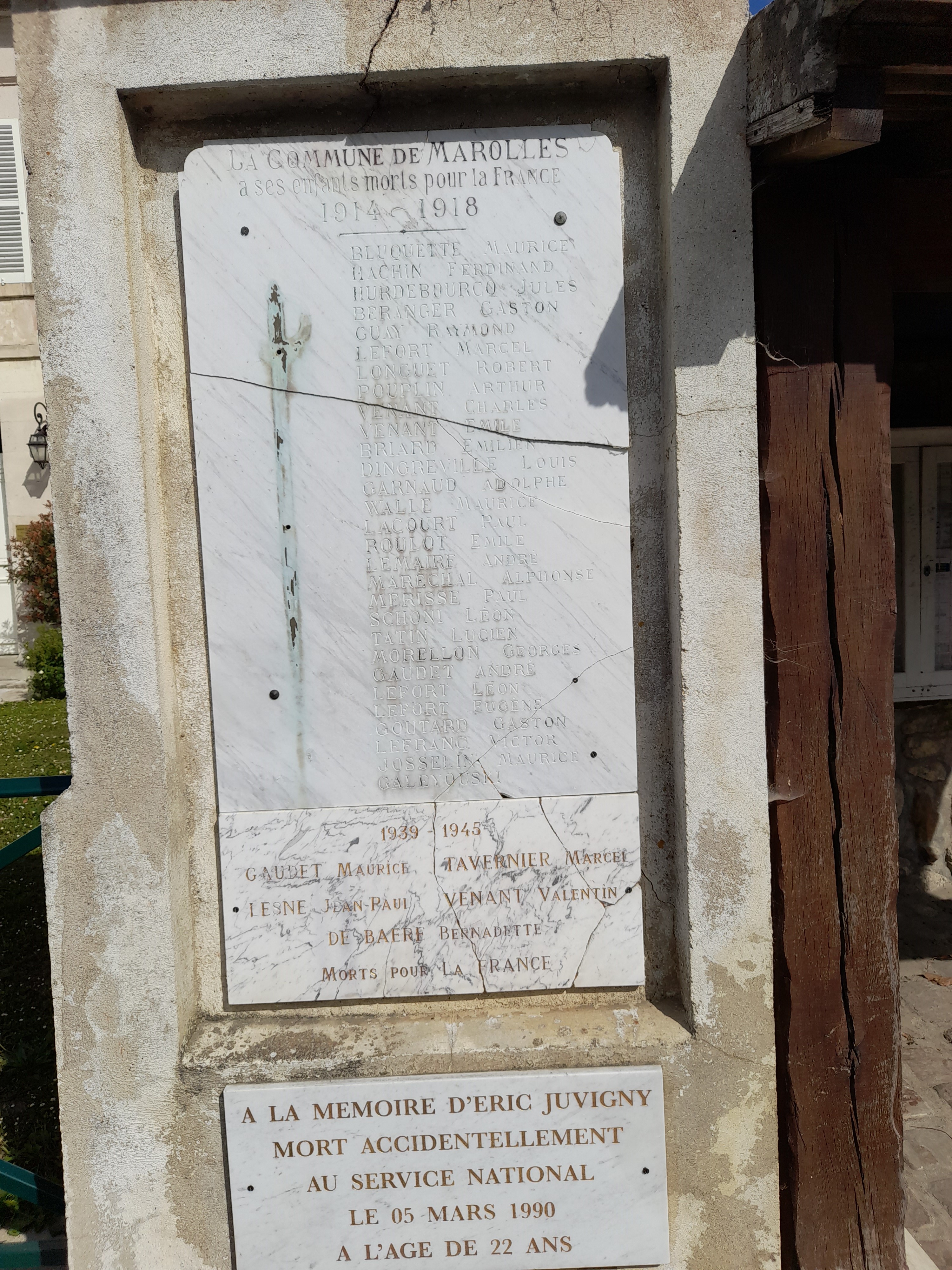Monument aux morts Marolles (Oise)