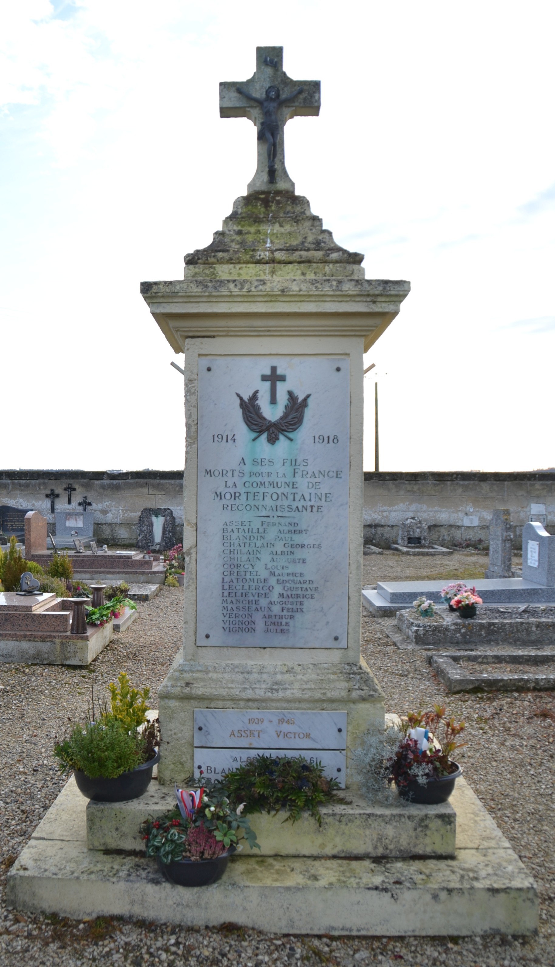 Monument aux Morts Mortefontaine (Aisne)