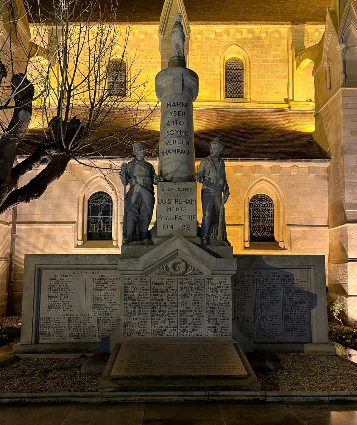 Monument aux Morts Ouistreham (Calvados) Monument aux Morts Ouistreham (Calvados)