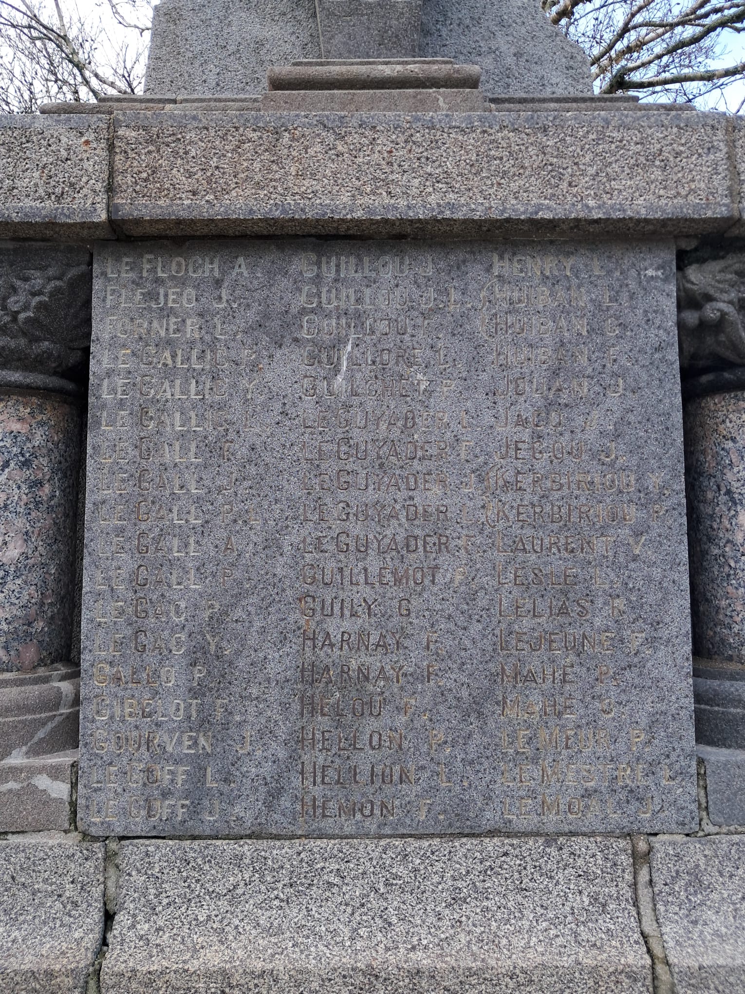 Monument aux Morts Querrien (Finistère)
