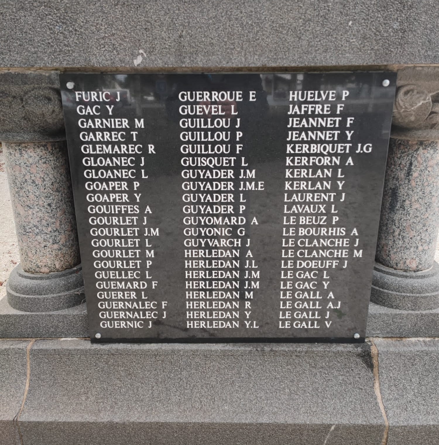 Monument aux morts Riec-sur-Belon 2 (Finistère)