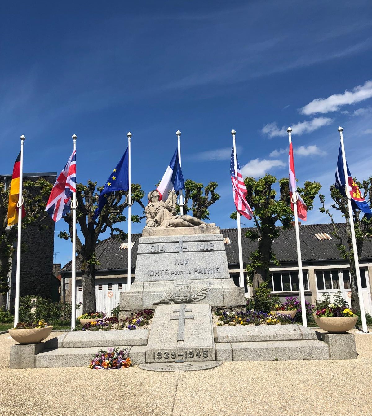 Monument aux Morts Saint James (50)