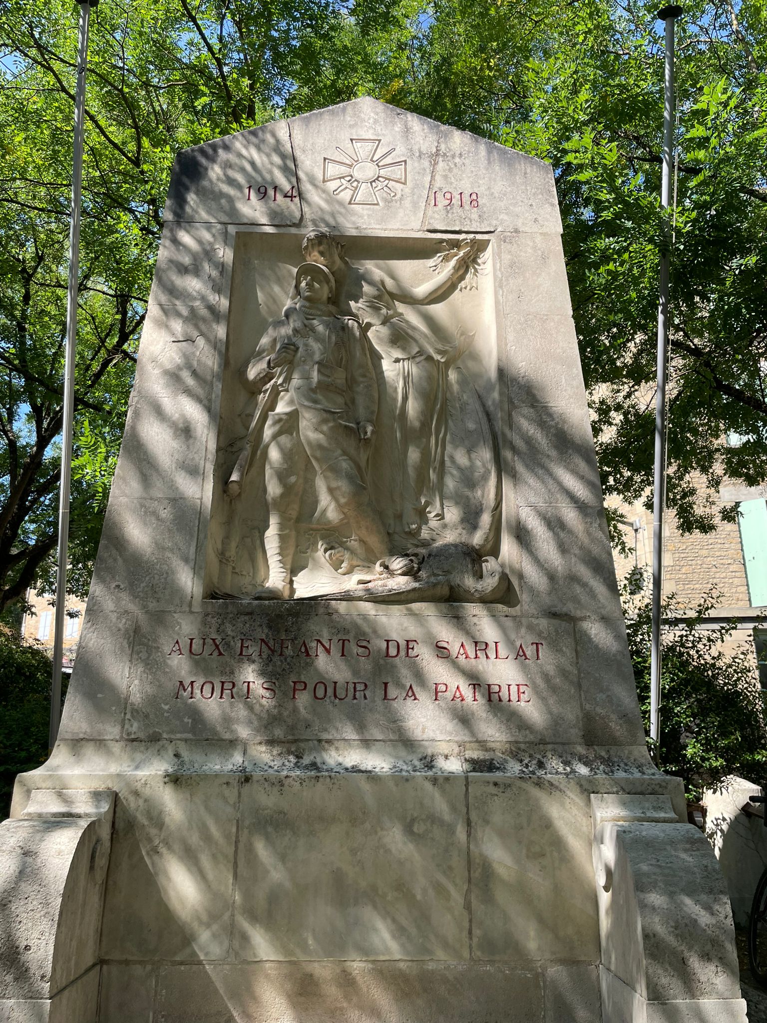 Monument aux Morts Sarlat (Dordogne) Monument aux Morts Sarlat (Dordogne)