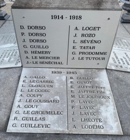 Monument aux Morts Sarzeau (Morbihan)