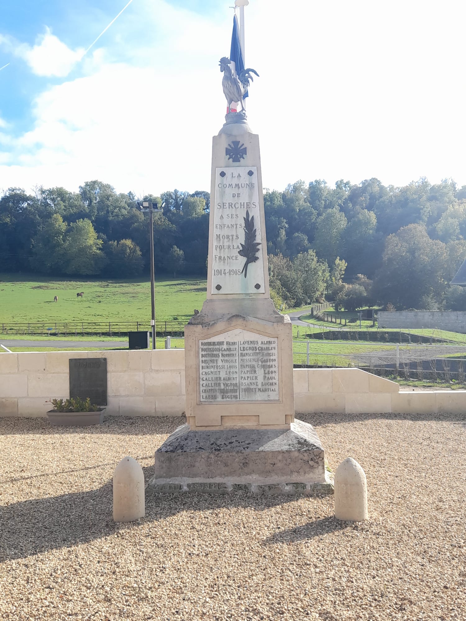 Monument aux Morts Serches (02)