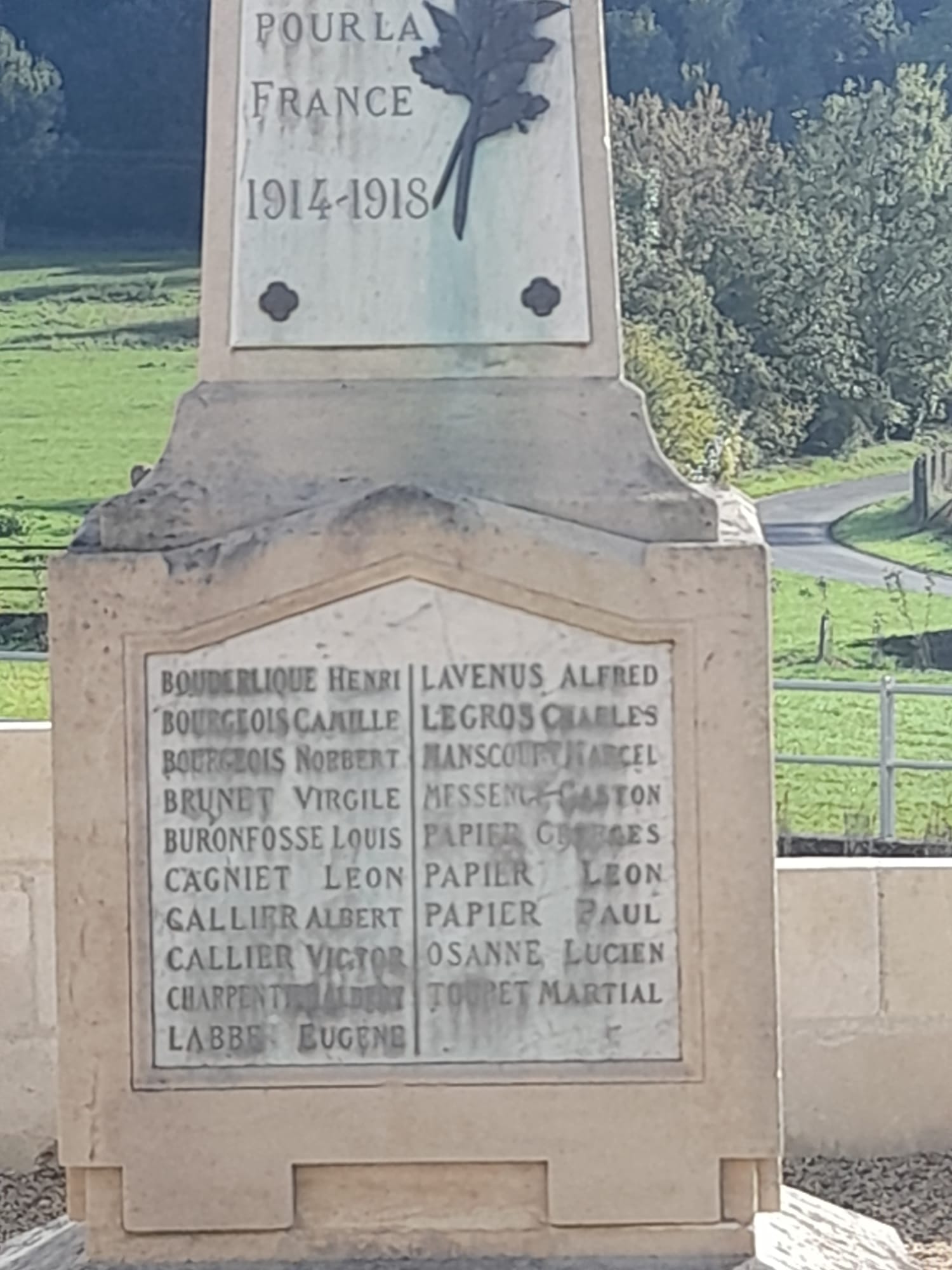 Monument aux Morts Serches (02)
