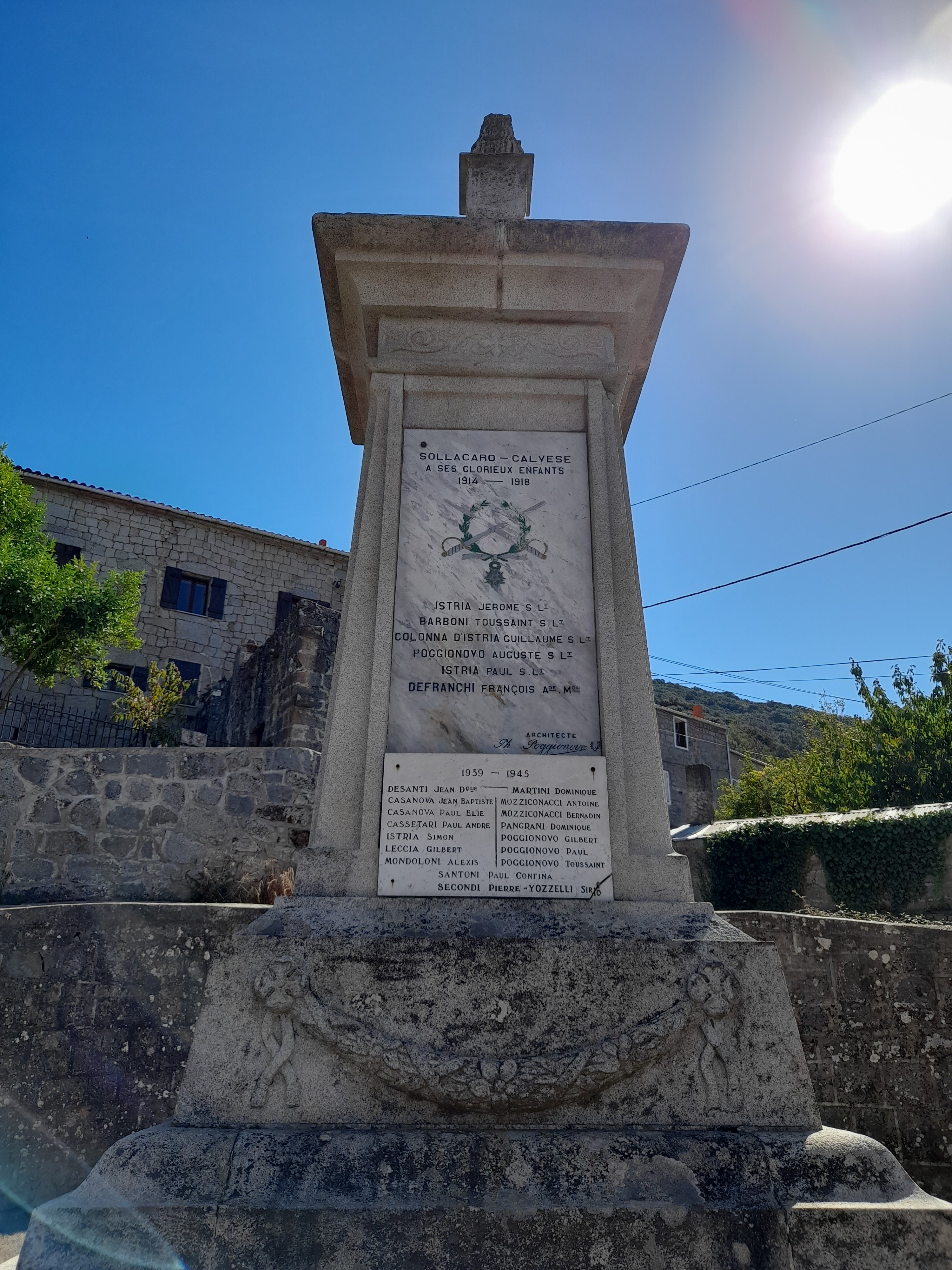 Monument aux Morts Sollacaro Calvese (Corse)