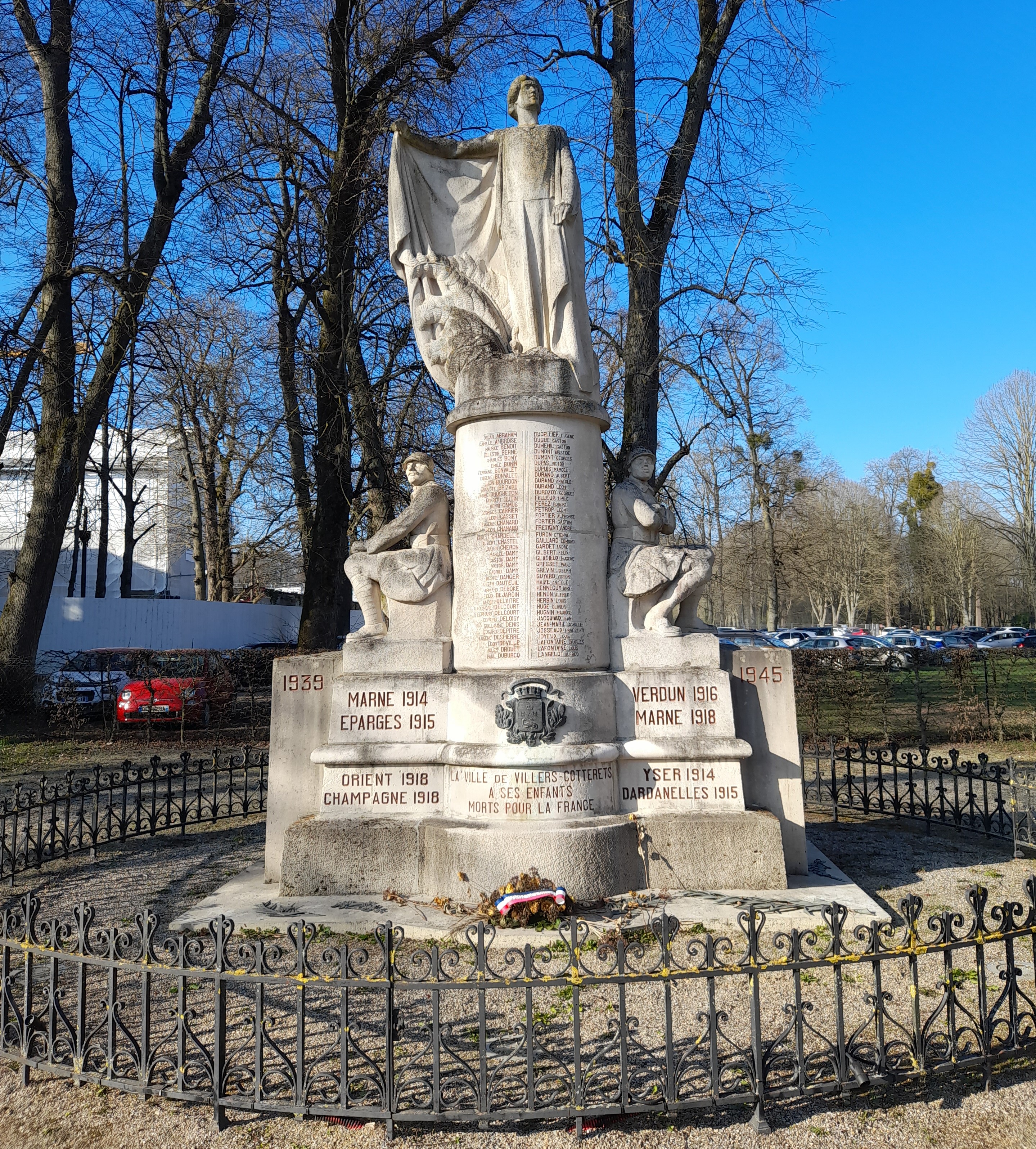 Monument aux Morts Villers-Cotterêts (Aisne)
