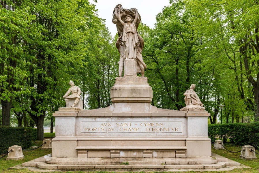 Monument des Saint-cyriens morts au champ d’honneur