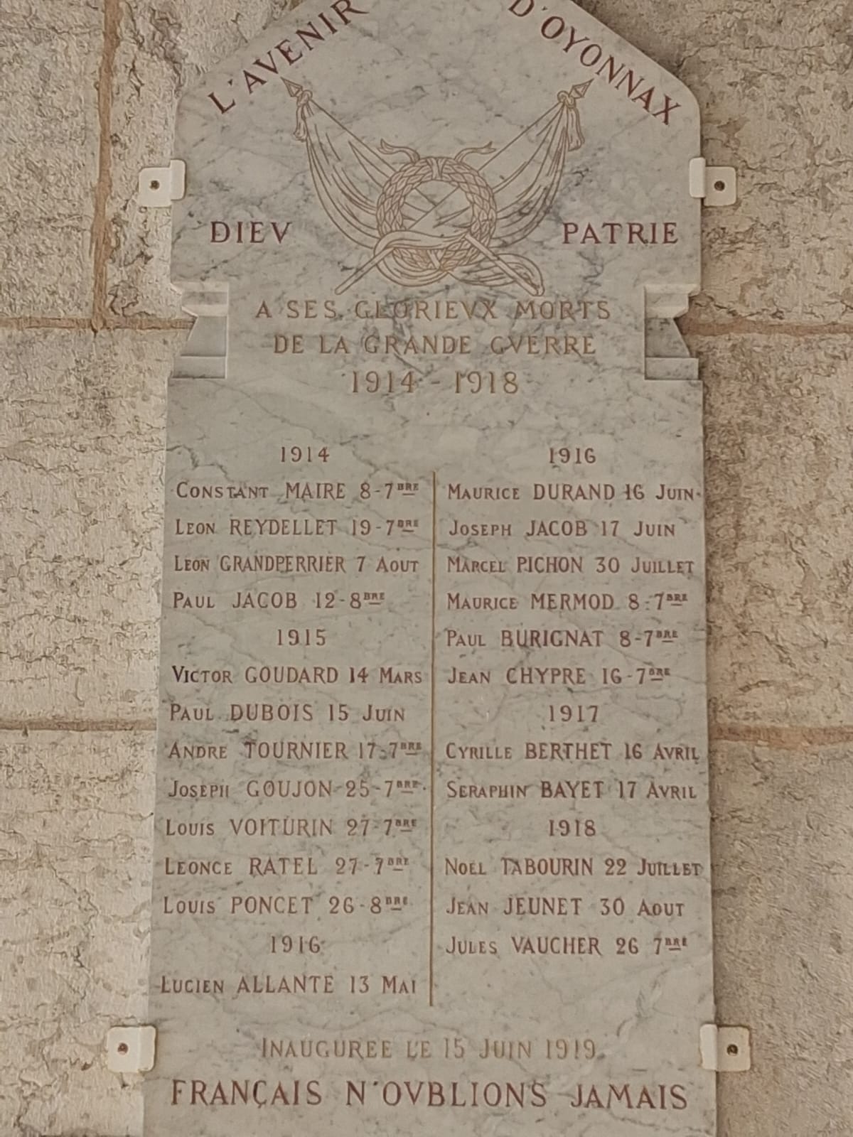 Plaque commémorative endroit inconnu Oyonnax (Ain)