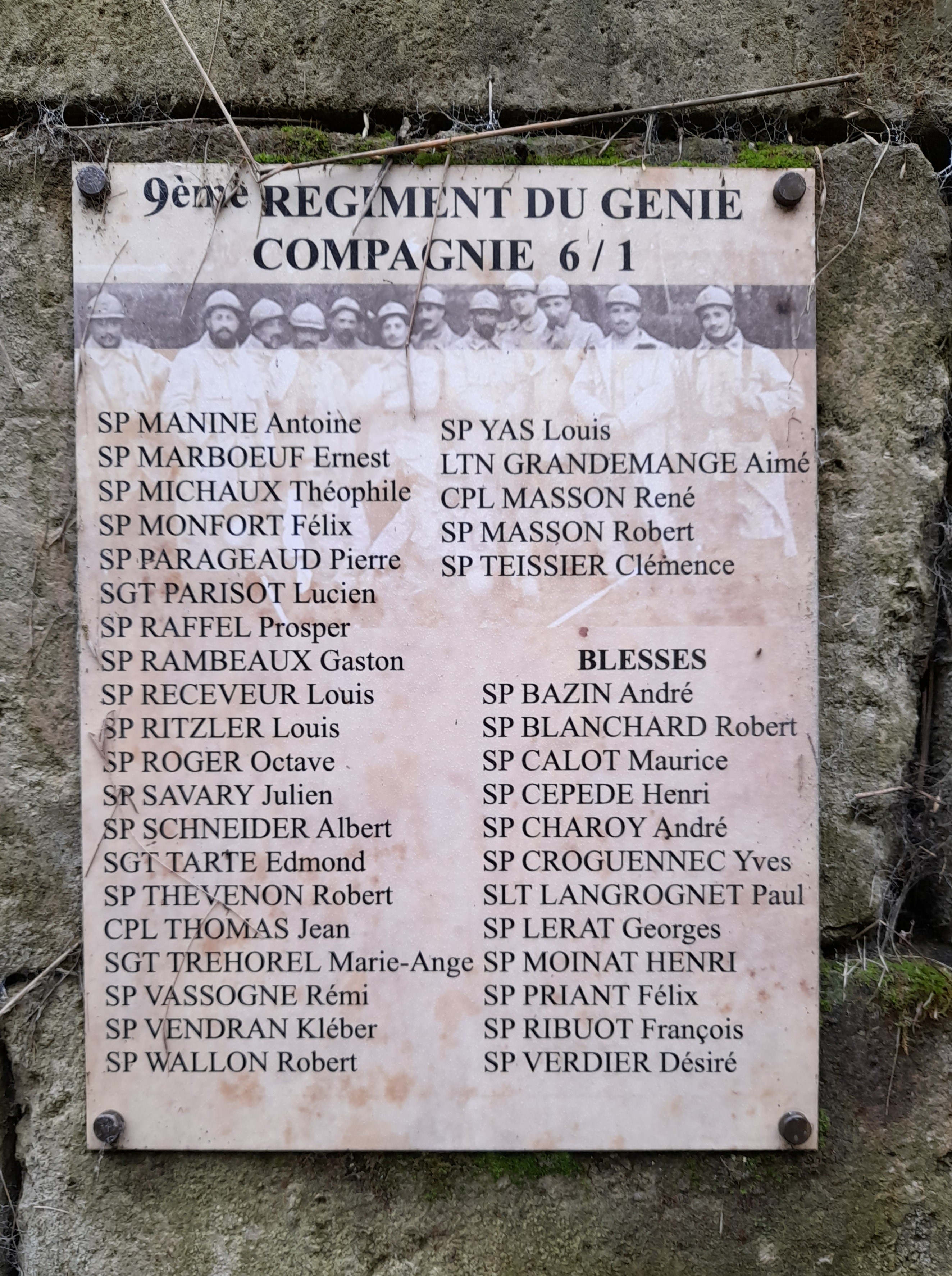 Plaque commémorative Ciry-Salsogne 9eme R.G. 2ème partie (Aisne) Plaque commémorative Ciry-Salsogne 9eme R.G. 2ème partie (Aisne)