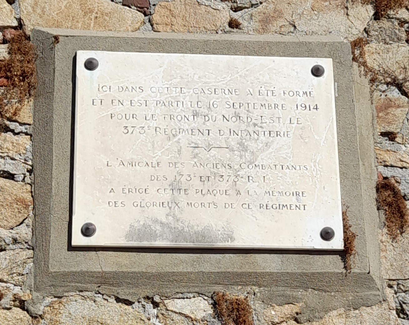 Plaque commémorative citadelle Ajaccio pour les 173ème R.I. et 373ème R.I. (Corse)
