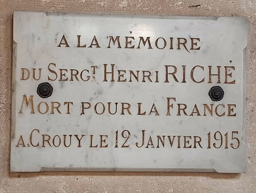 Plaque dans l'Eglise de Crouy (Aisne)