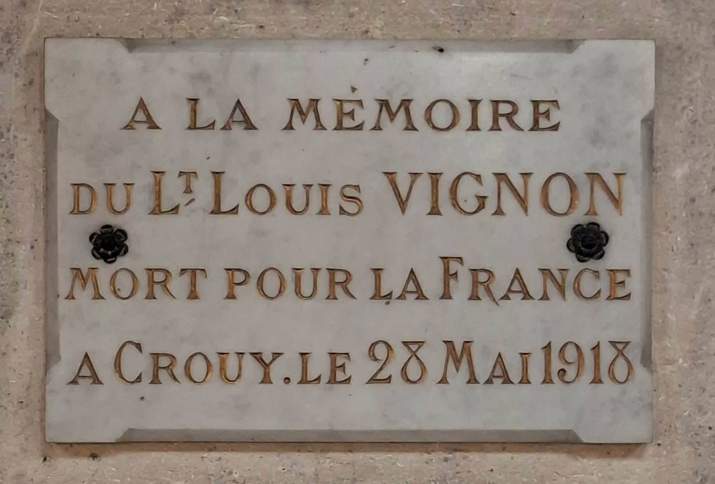 Plaque dans l'Eglise de Crouy (Aisne)