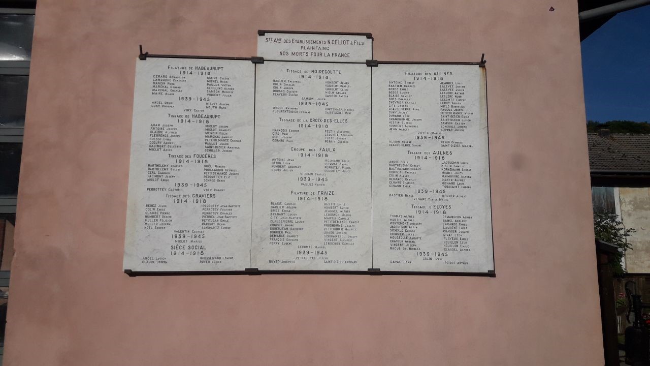 Plaque commémorative 1914 1918 - 1939 1945 des Etablissements N. Géliot et Fils Plainfaing (88) Plaque commémorative 1914 1918 - 1939 1945 des Etablissements N. Géliot et Fils Plainfaing (88)